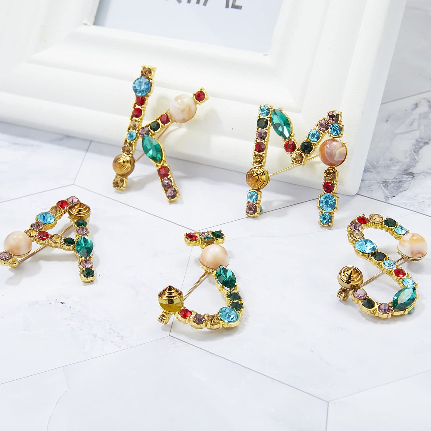 RINHOO Crystal Pearl Initial Brooch Gold Plated Enamel Colorful Letter Alphabet Breastpin Pin Jewelry for GIFTS (Gold U)
