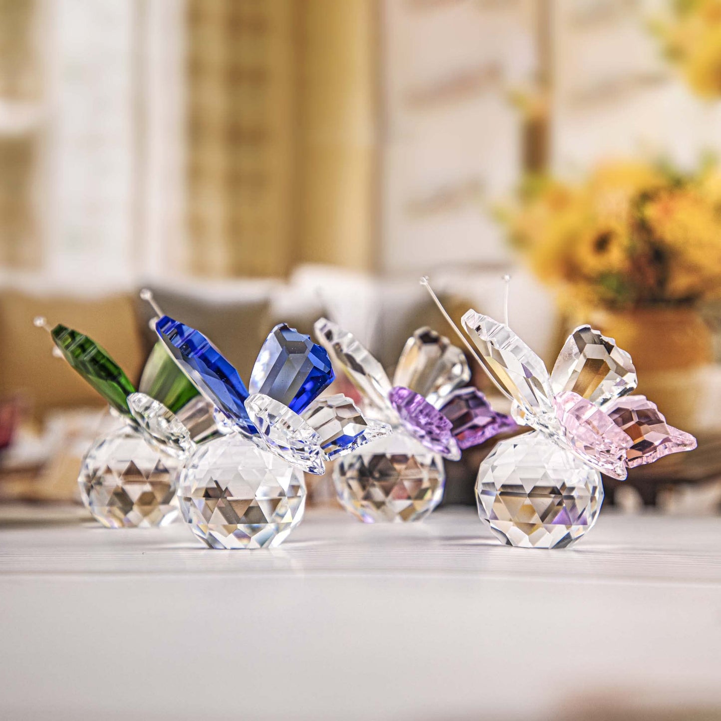 H&D HYALINE & DORA Set 4pcs Crystal Flying Butterfly with Ball Base Figurine Cut Glass Ornament Statue Animal Figurine Collection Home Wedding Office Table Decorations