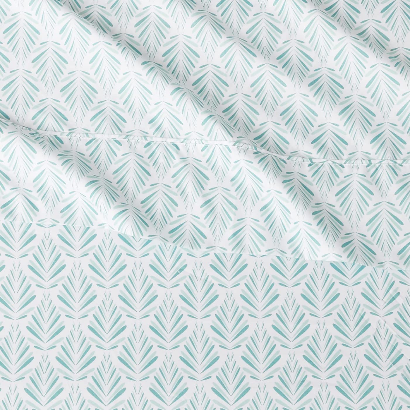 Amazon Basics Lightweight Breathable Wrinkle Resistant Brushed Microfiber 3-Piece Bed Sheet Set with 14-Inch Deep Pockets, Twin, Aqua Fern, Floral Bedding