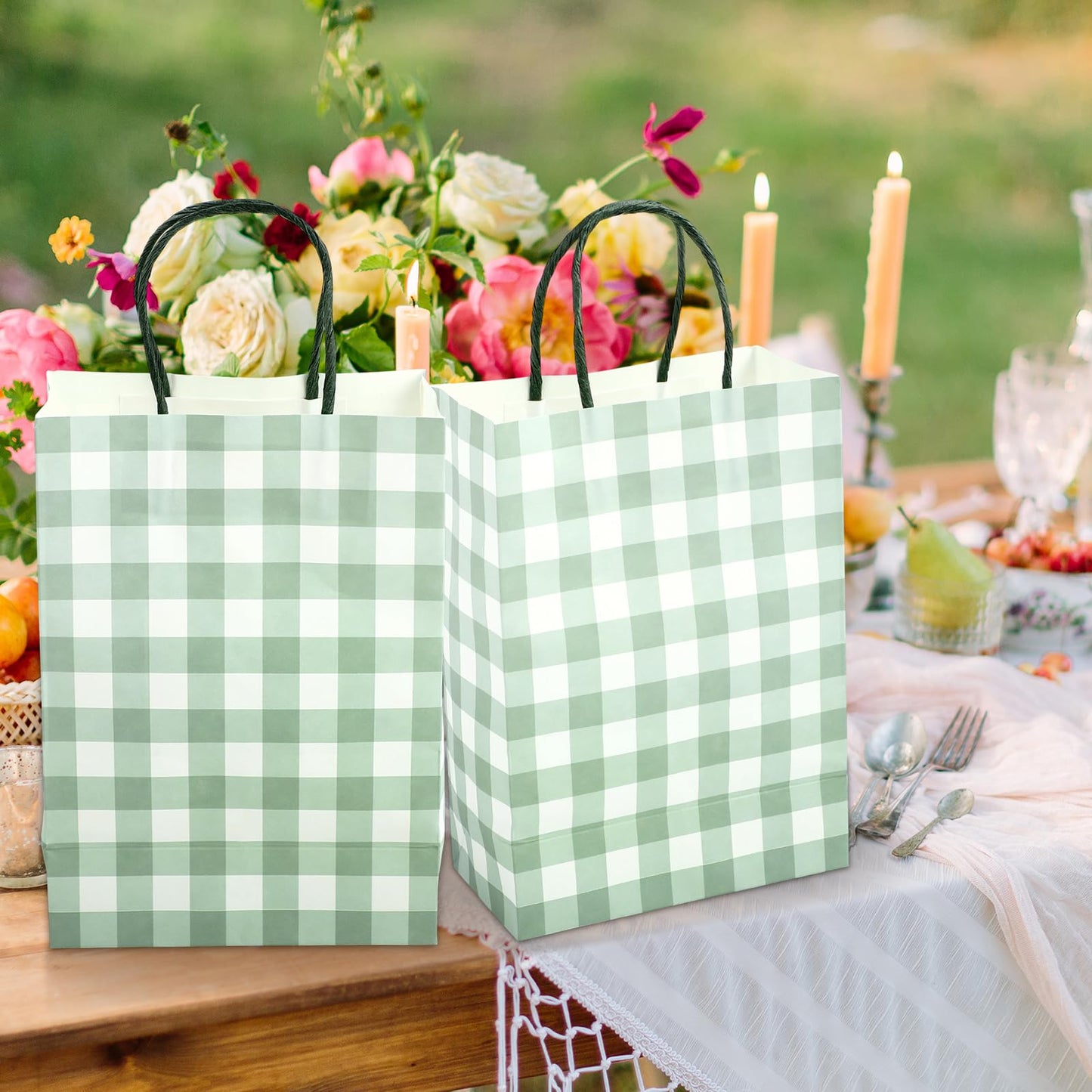 Chinco 30 Pcs Sage Green Gingham Paper Gift Bags Bulk with Handles, Candy Goodie Plaid Bags for Party Favors Supplies, Christmas, Birthday, Baby Shower, Wedding, Candy, Cookies, Gifts