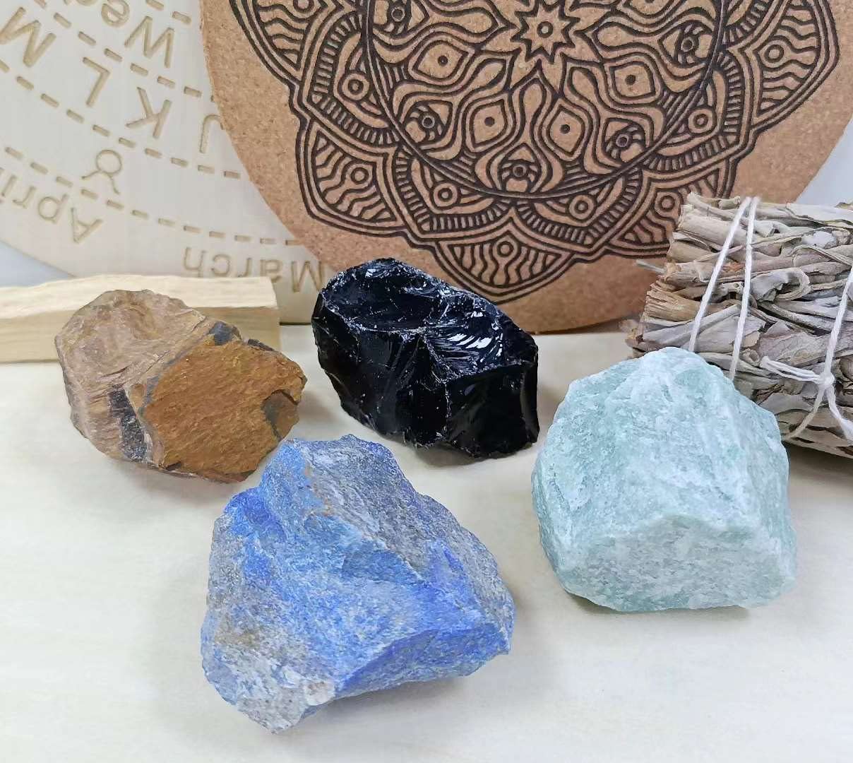 LAIDANLA Bulk Mixed Stone Set 2" Large Raw Crystals Lapis Lazuli Obsidian Natural Rough Stones Crystals Healing Gemstones for Reiki Healing Tumbling Rocks 4PCS 0.55lb