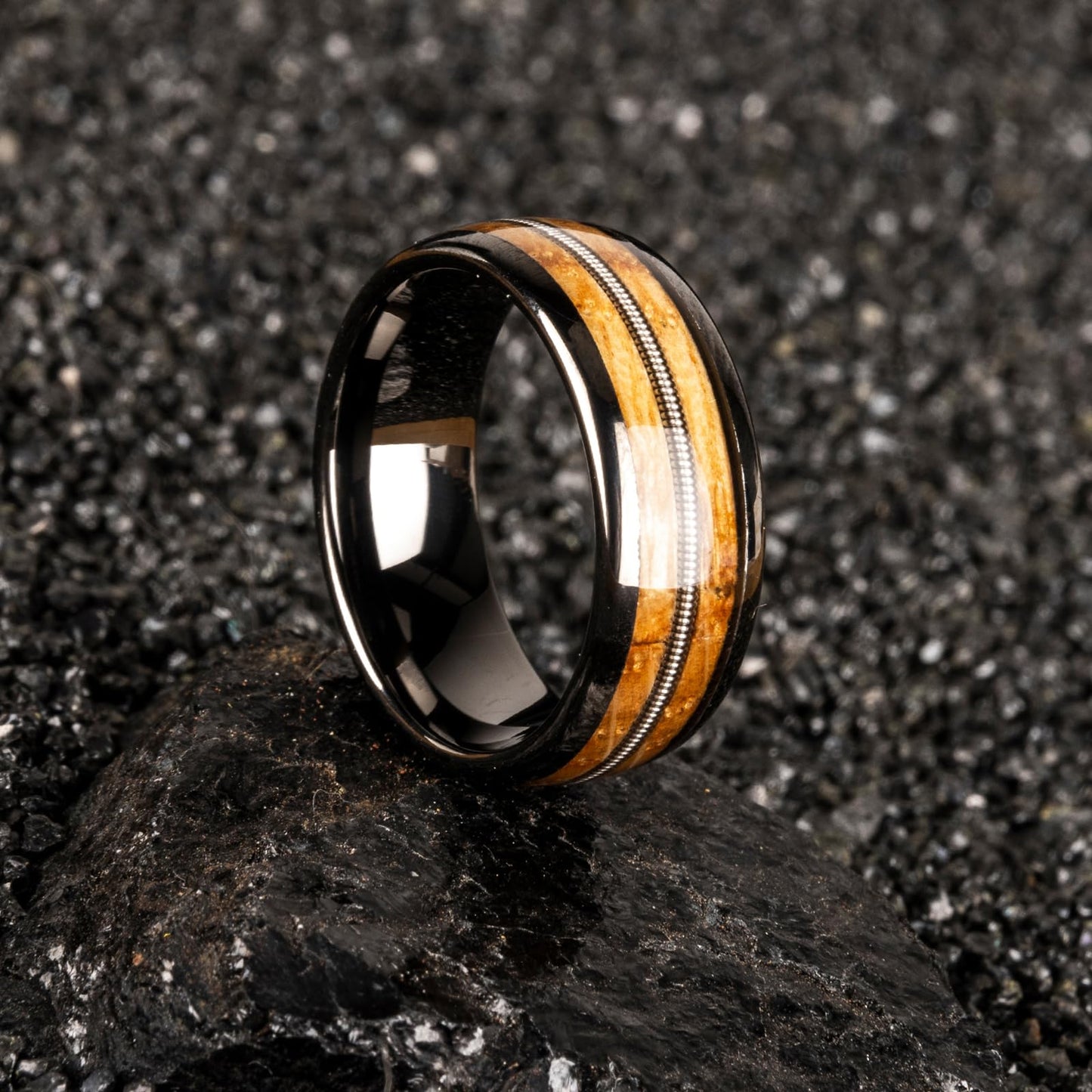 JEWPER 8mm Men Womens Wedding Band Tungsten Rings dark gun black Fashion Promise Carbide Inlaid Guitar Strings whiskey barrel wood Matte Finish Edge Comfort Fit Size(6)