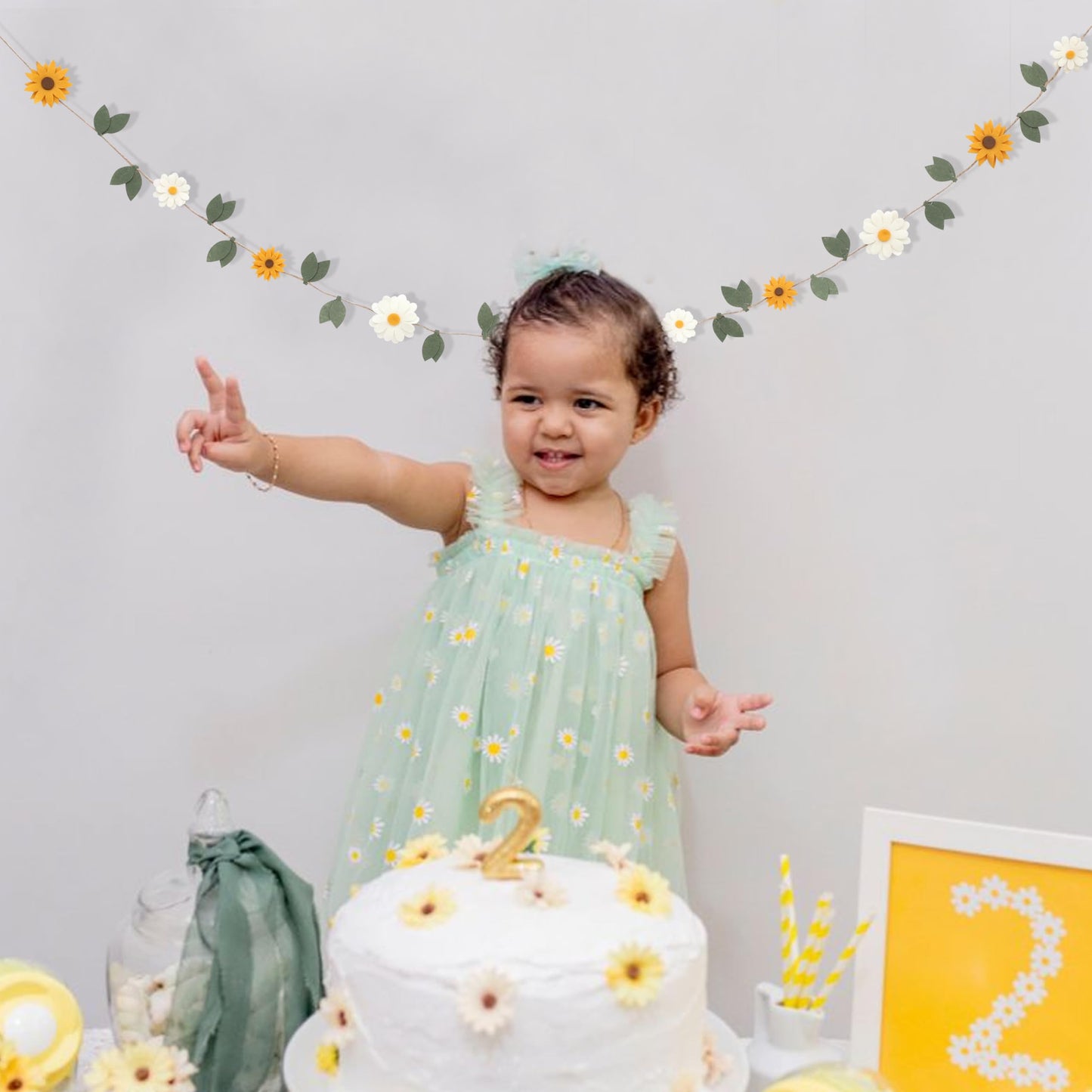 Felt Daisy Sunflower Garland - Flower Party Wall Hanging Decorations,Bohemian Daisy Sunflower Felt Banner,Floral Leaf Chain Garland Photo Props,Garden Birthday Wedding Banner Decorations