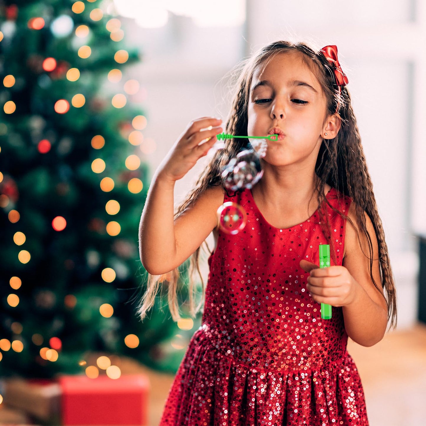 Bulk Christmas Party Favors Prizes for Kids 100 Pack, Christmas Mini Bubbles Goodie Treat Bag Stocking Stuffers for Toddlers, Xmas Holiday Toys Gifts Classroom Supplies Games Giveaways for Boys Girls