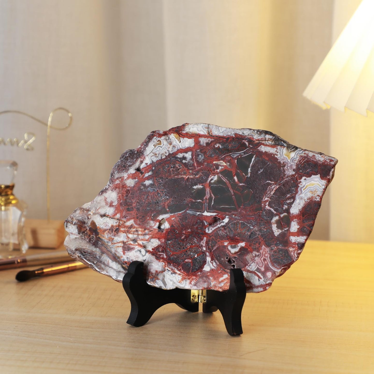 Rockcloud Natural Mexican Agate Slab with Wooden Stand, Irregular Agate Slice Specimen for Home Office Table Display, 0.44-0.66 lb