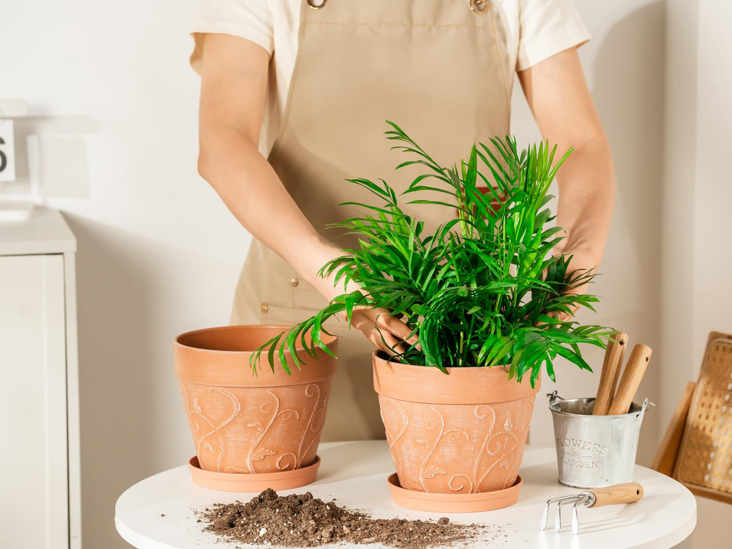 Melphoe Plant Pots Indoor with Drainage & Saucer, 2Pack 7 inch Flower Pots Outdoor Planters for Indoor Plants Garden Home Decor Cactus Succulent, Rigid Plastic (Imitation-Terracotta) Vine-Embossed