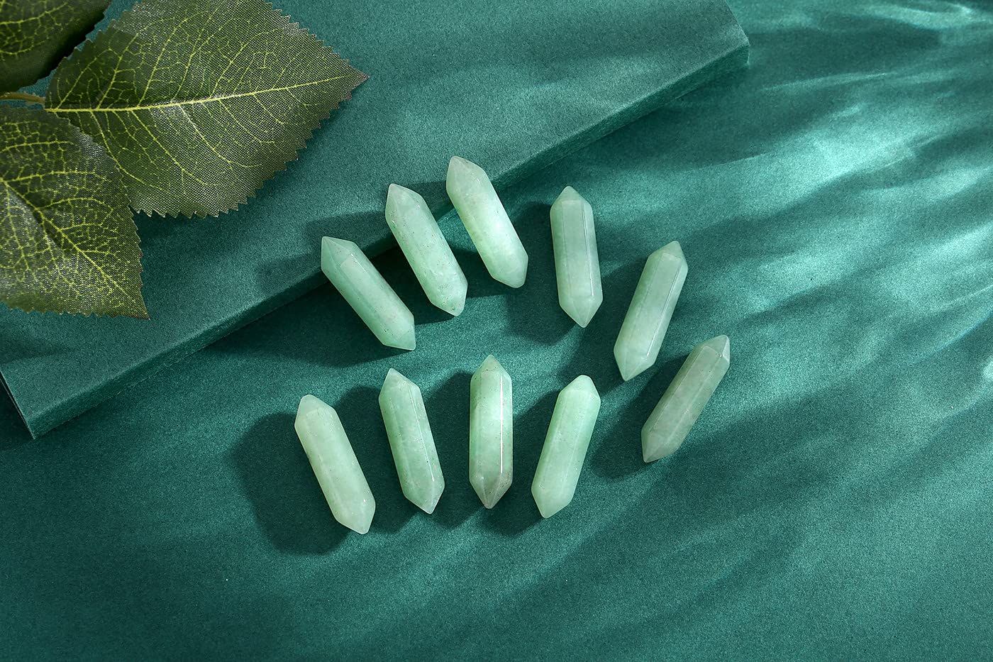 QINJIEJIE 20PCS Green Aventurine Crystals Wands Stones Set Healing Crystal Points Bulk Gemstones Hexagonal Polished Gems Natural Reiki Stone for Energy Balancing Meditation Witchcraft Gifts