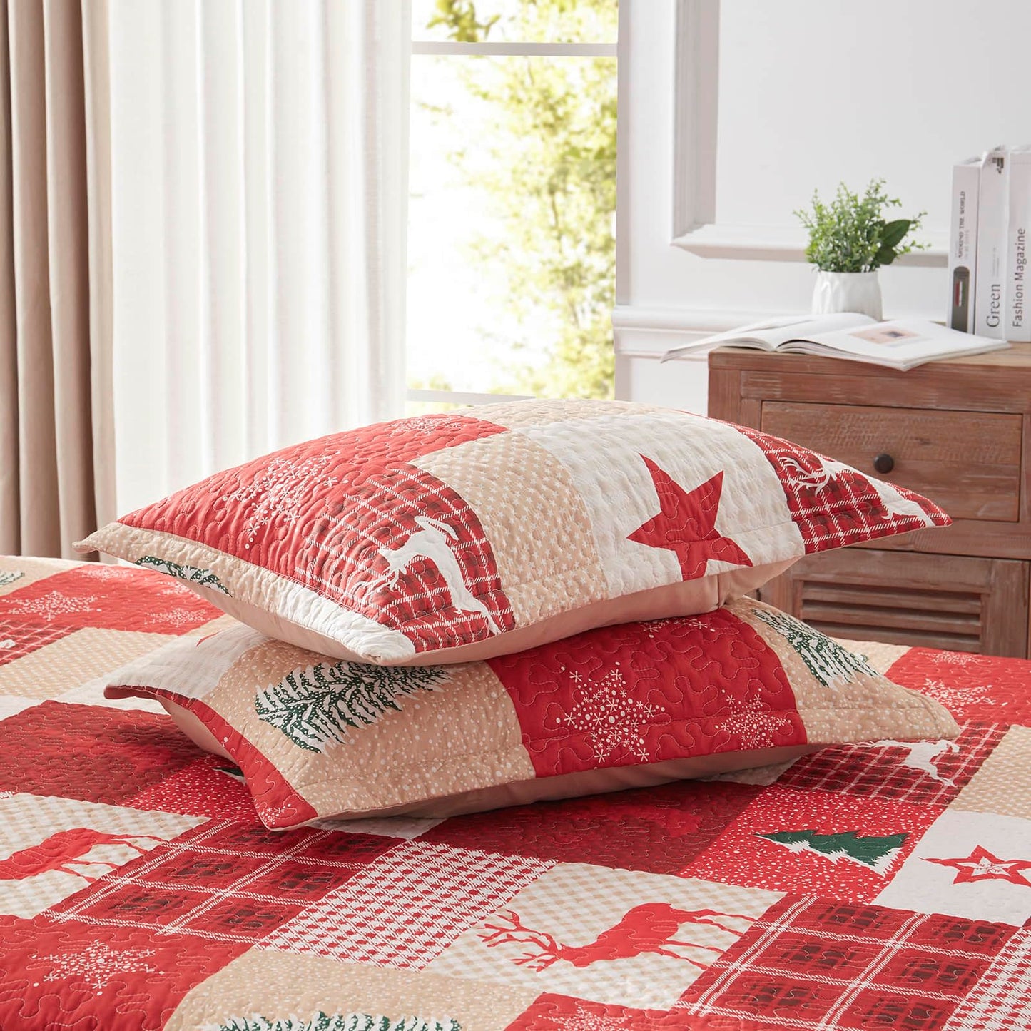 LEAONME Christmas Quilt Set 3-Piece Full Queen Size Bedspread Coverlet 90''x98'' Lightweight Patchwork Oversized Bedding Set with 2 Pillow Shams for All Seasons