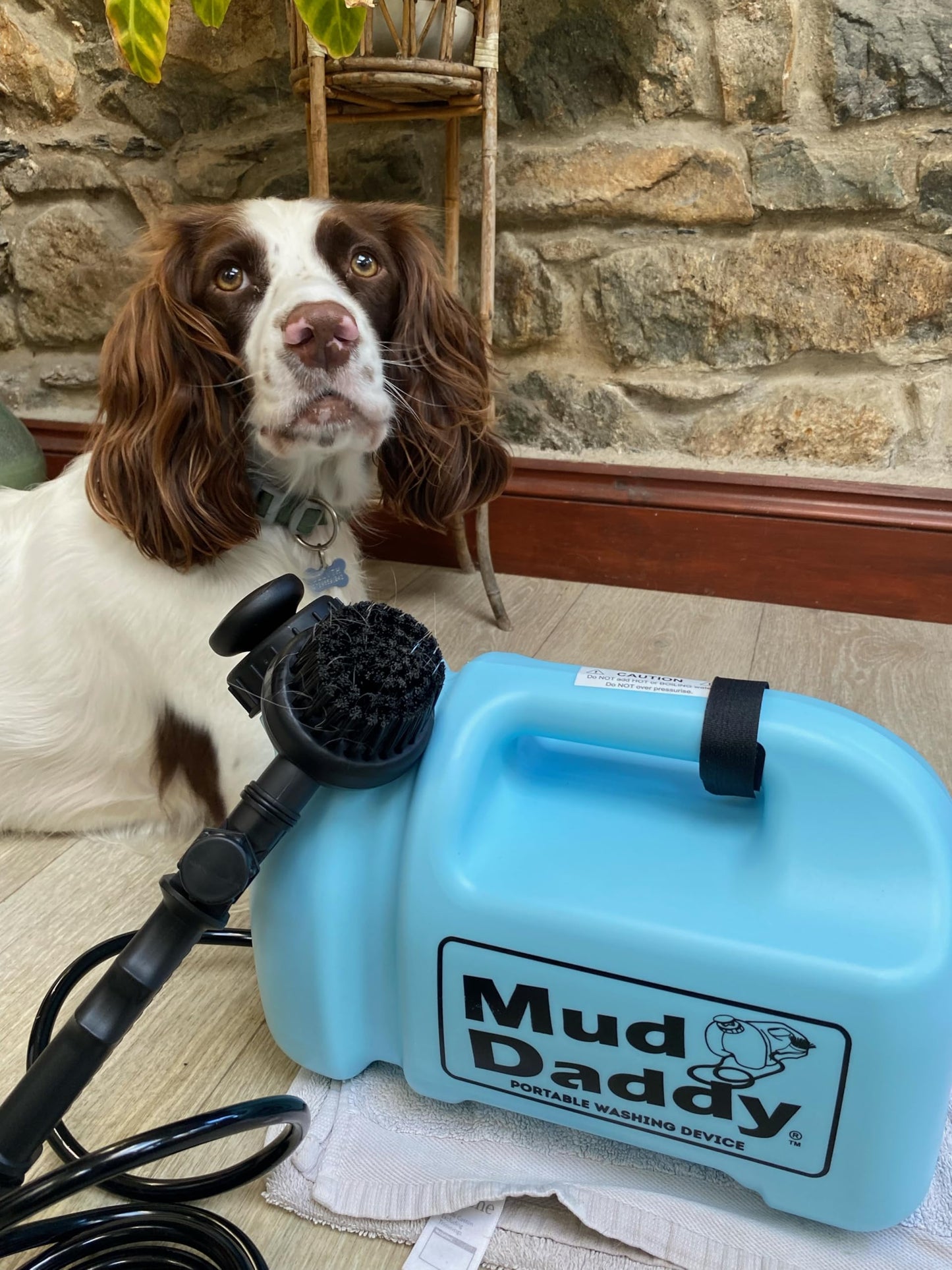 Mud Daddy - Ice Blue - Portable Pet Washer, Multipurpose Washing Device, Muddy Walks, Pet Cleaning,Grooming Perfect for Dogs, Horses, Bikes, Shoes, Camping and More – 5 Litre