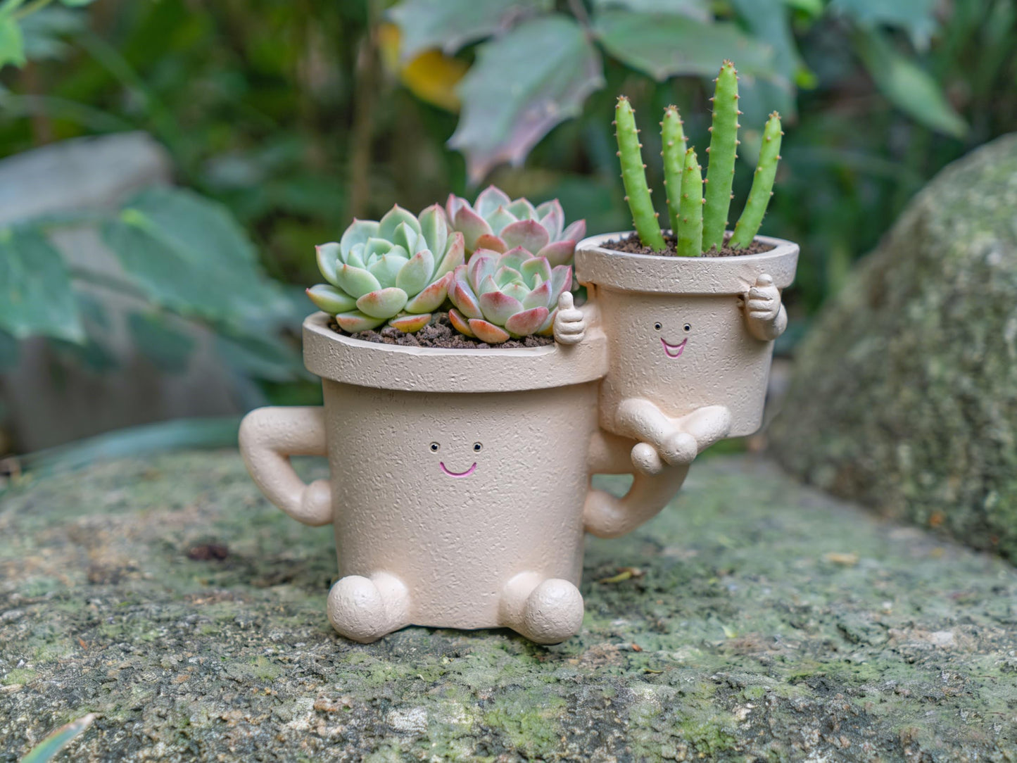 RZOIKZOI Funny Smiley Face Planter with Drainage Hole,Cute Thumbs Up Succulent Pots for Indoor/Outdoor Plants,2-in-1 Unique Novelty Flower Pot, Plant Gifts for Mother's Day, Birthday, Christmas(Khaki)