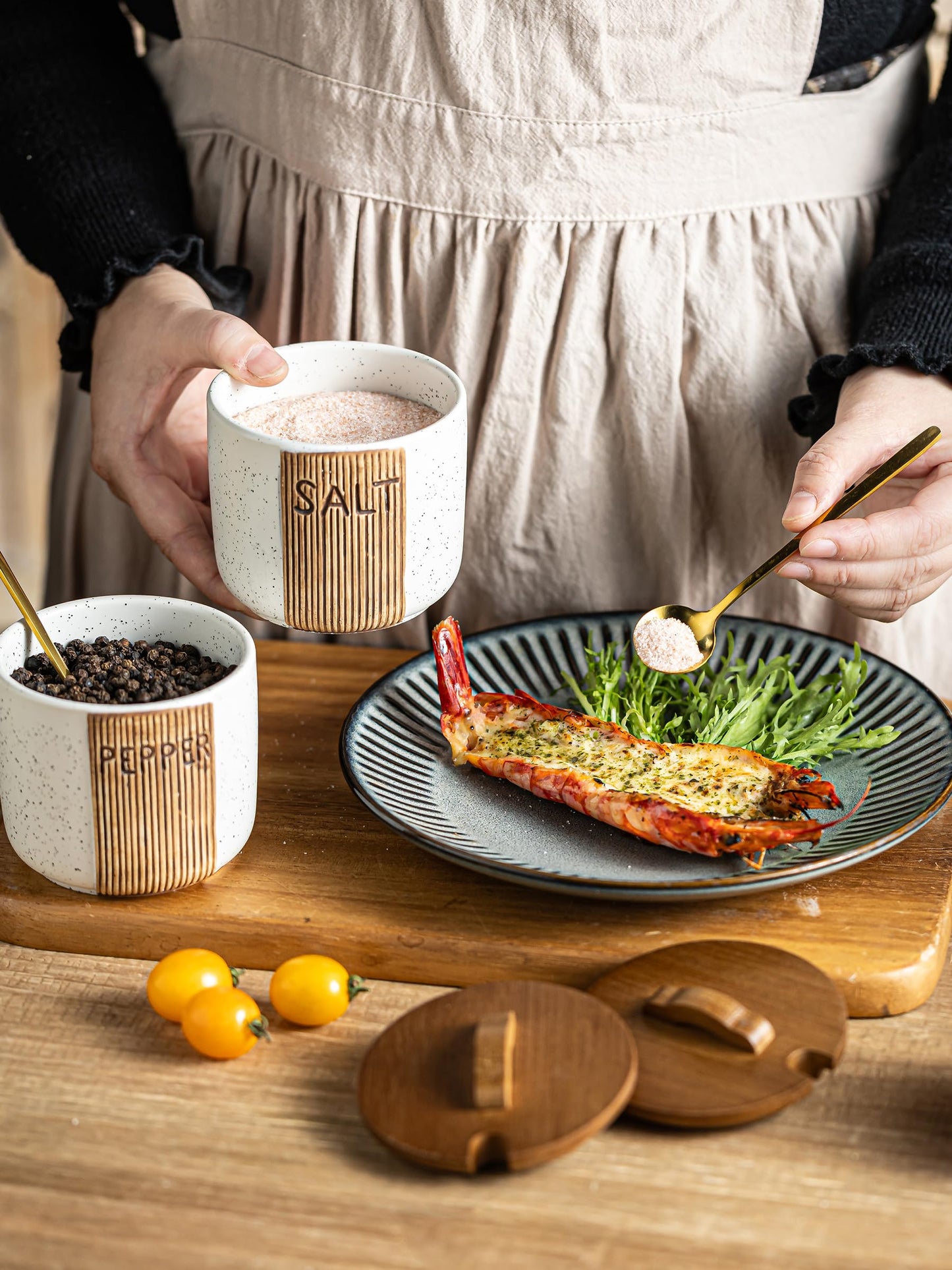 YHOSSEUN YHOJOY Ceramic Salt and Pepper Bowl, 10 Oz Salt Cellar with Lid and Spoons, Salt Containers for Countertop