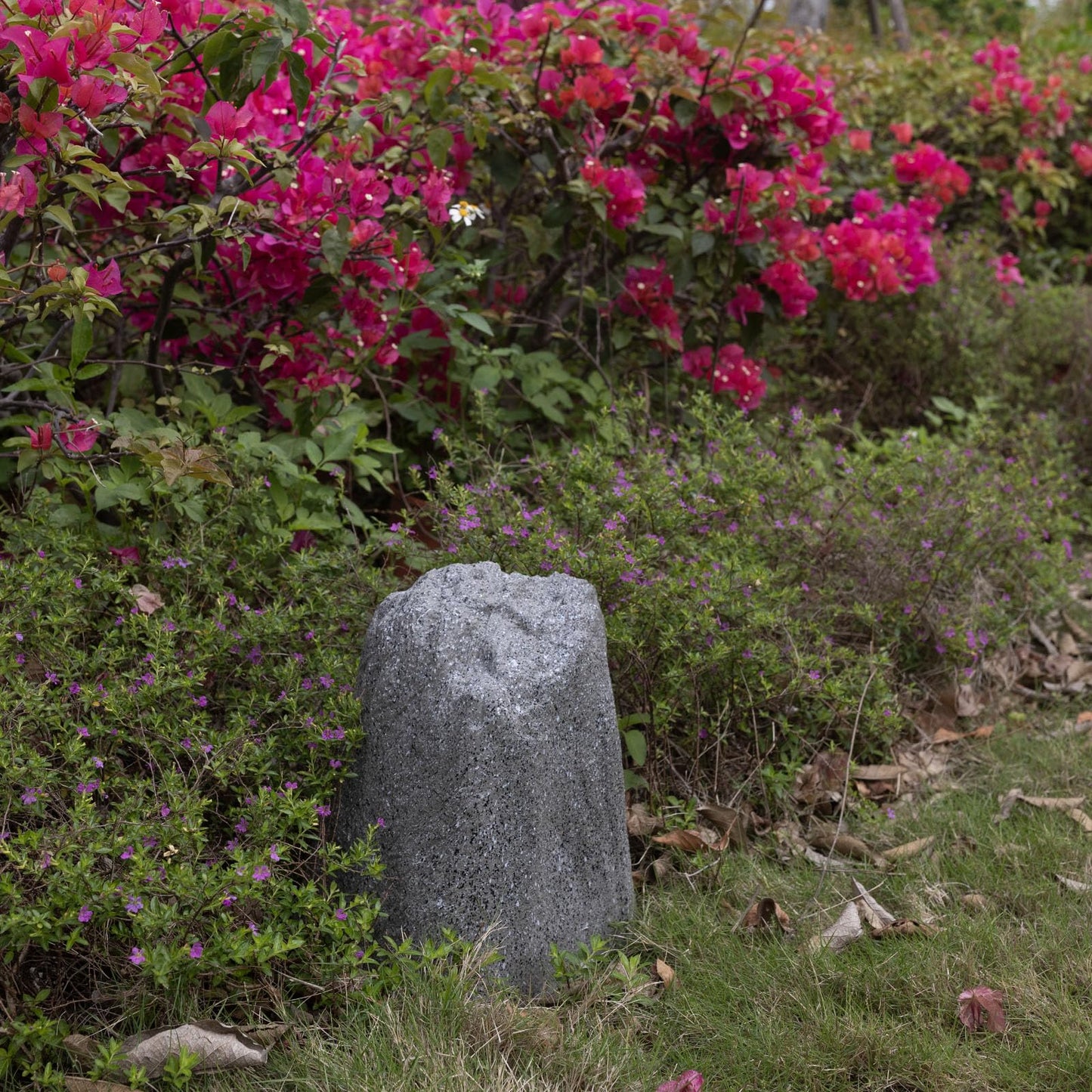 Outdoor Fake Rock Cover, Fiberglass Faux Stone for Landscaping,H:12.1"xL:11.7"xW:9.2", Decorative Well Pump & Gas Meter Cover, Grey Resin Rock Design