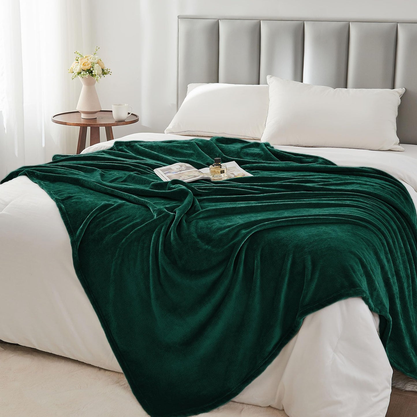 BEDELITE Fleece Blanket Christmas Forest Green Throw Blankets for Couch & Bed, 300GSM Luxury Plush Cozy Fuzzy Blanket 50" x 60", Super Soft Warm Lightweight Throw Blanket for Travel Camping