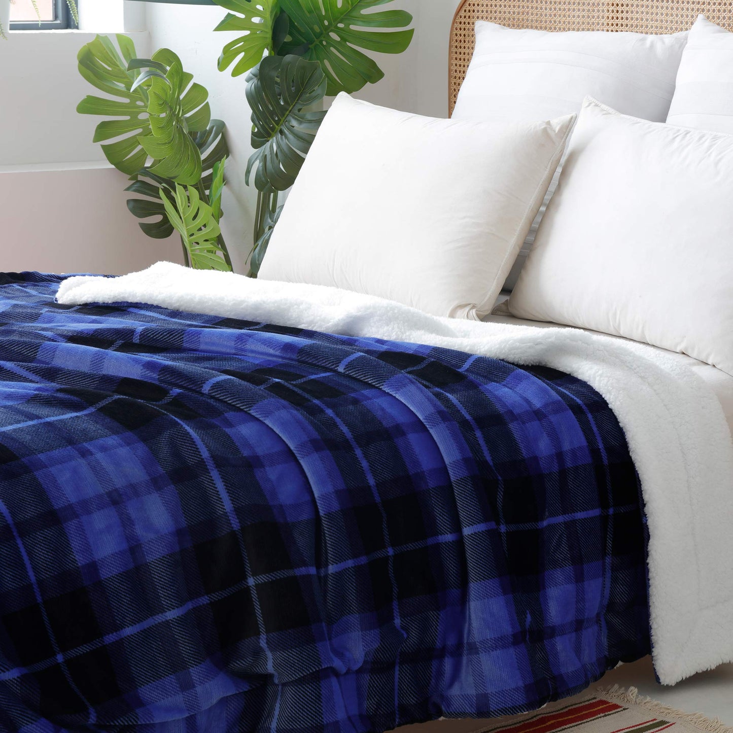SOCHOW Sherpa Plaid Fleece Throw Blanket, Double-Sided Super Soft Luxurious Bedding Blanket 127cm×150cm, Blue