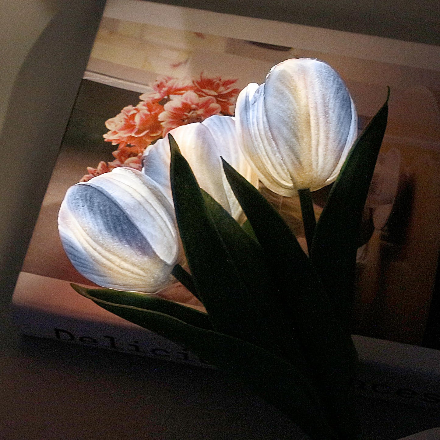 Naimo Tulip Night Light Rechargeable LED Night Lamp Flower Table Lamp for Bedroom Living Room Birthday Party Desktop Home Decor