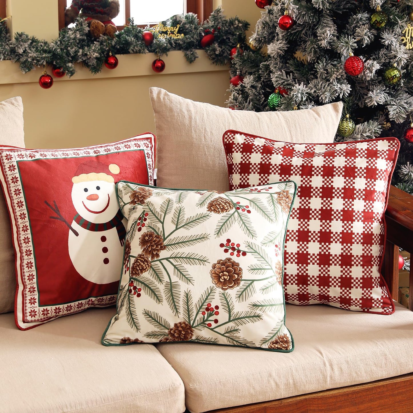 ISAENNE Design Square Classic Chrismas Style Throw Pillow Covers 18"x18", Green Soft Velvet Cushion Cover with Pinecone Leaves Pattern Decor Pillowcases for Bed,Living Room,Outdoor,Car