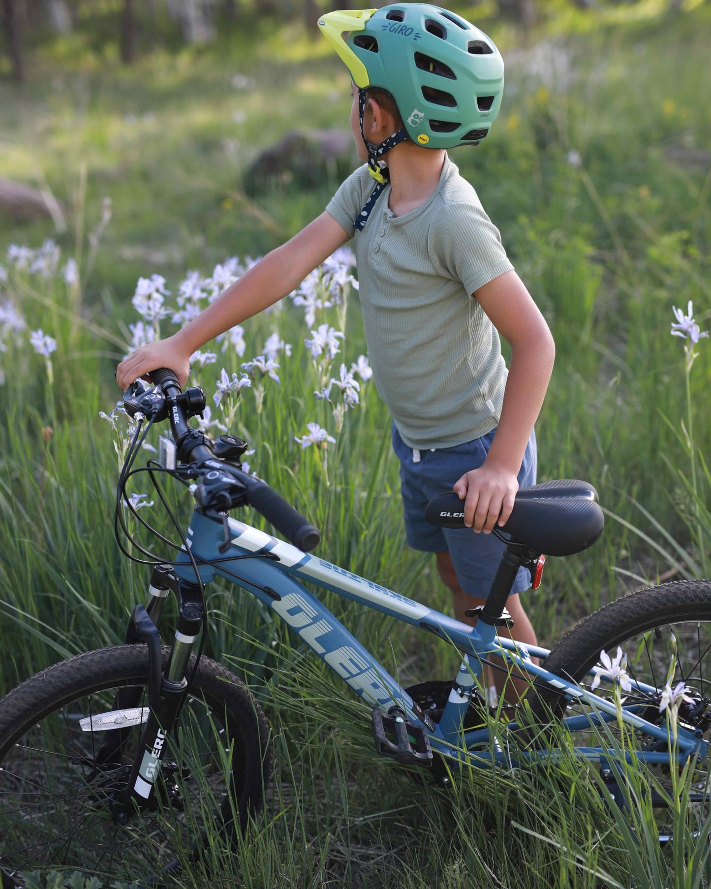 Glerc 24 Inch Kids Bike, Kids Mountain Bike for Boys and Girls Ages 6-10, 21-Speed Skyline Bicycle with Front Suspension and Disc Brakes, Blue