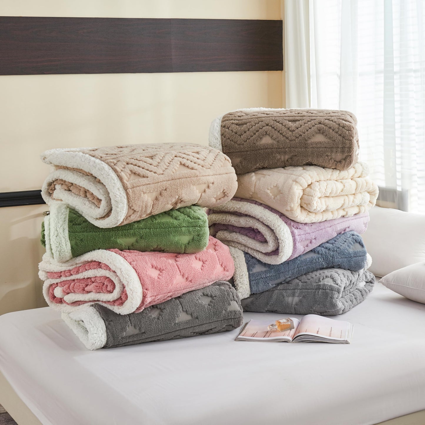 LEVINIS Large Bohemian Bed Blankets 80'' × 90'', Ultra Soft Aztec Blankets for All Season, Cozy Plush Bohemian Throw Blanket for Bed/Couch/Sofa/Office/Camping, Camel