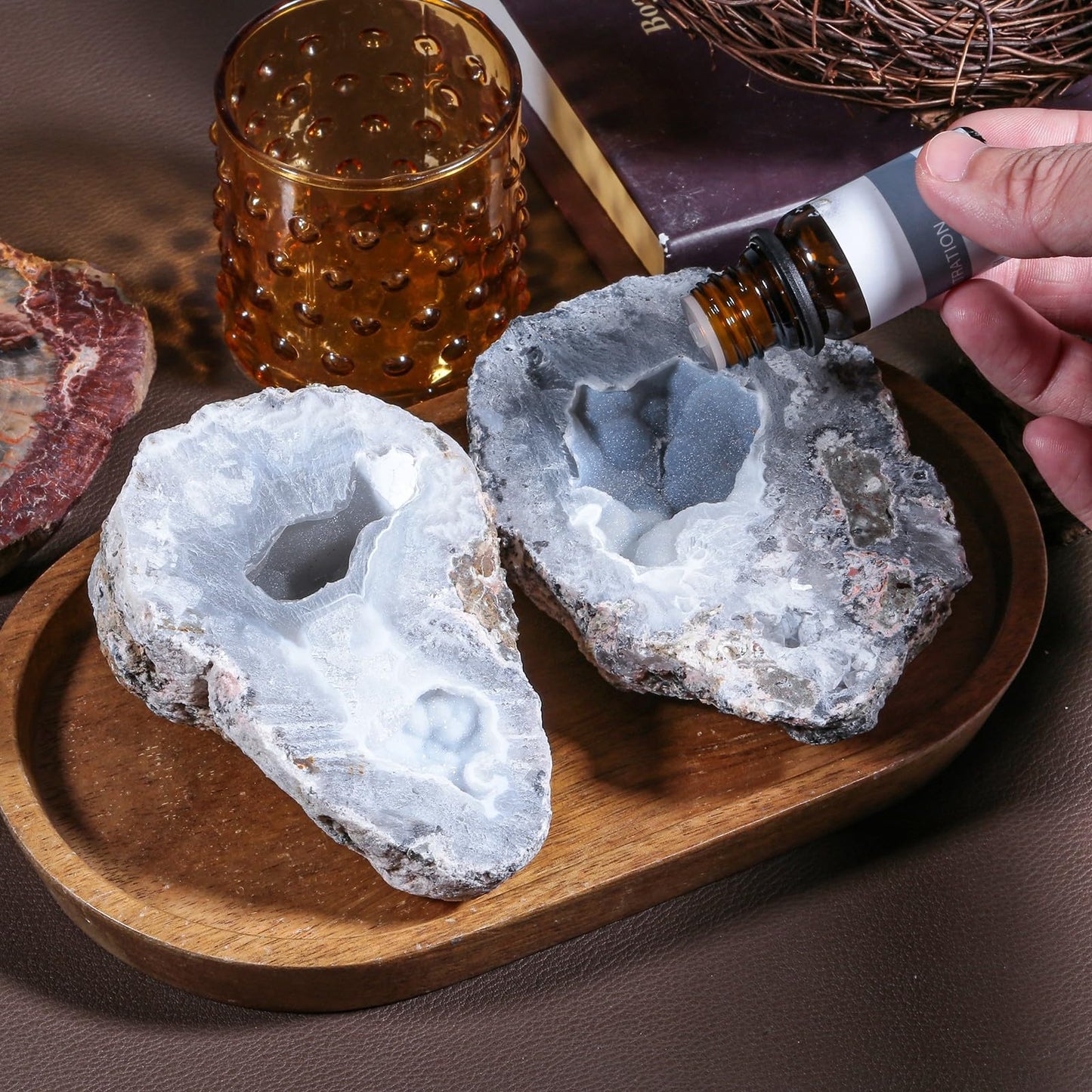 moonsix 0.22-0.44 Lb Natural Quartz Geode Agate Stone Healing Crystal Cluster Mineral Specimen for Positive Energy, Reiki, Wicca, Home Office Decor