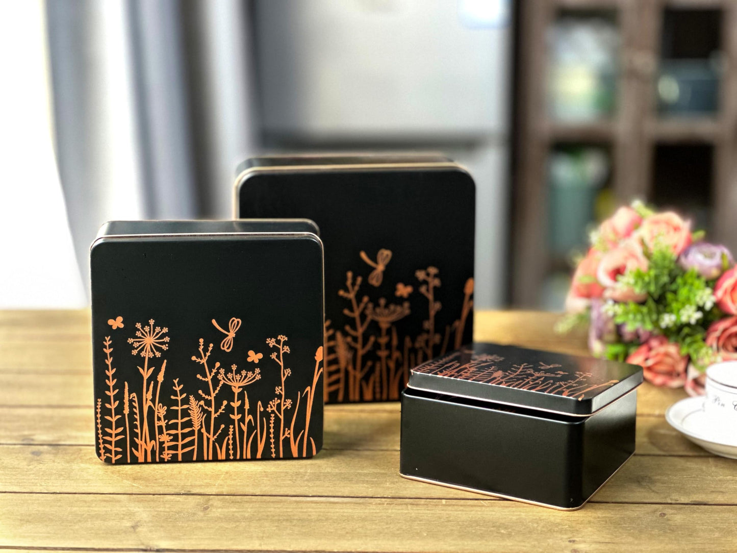 PHILPETY Decorative Storage Box Rural Tin Gift Box Tinplate Candy Cookie Box Square Candy Storage Containers with Lids for Chocolate Candy Tea Coffee Cosmetics Jewelry Photos Gift Case 3Pcs, M3-02