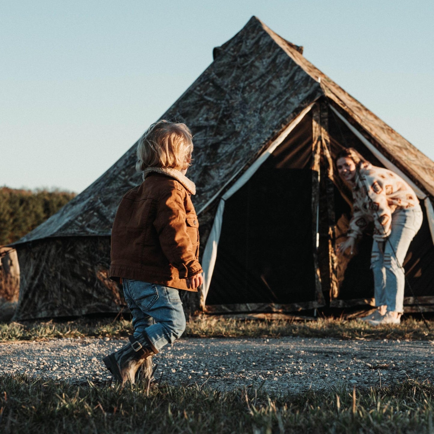WHITEDUCK Regatta Canvas Bell Tent - w/StoveJack, Waterproof, 4 Season Luxury Camping and Glamping Yurt Tent Outdoor (20' (6M), Water Repellent, Realtree Edge)