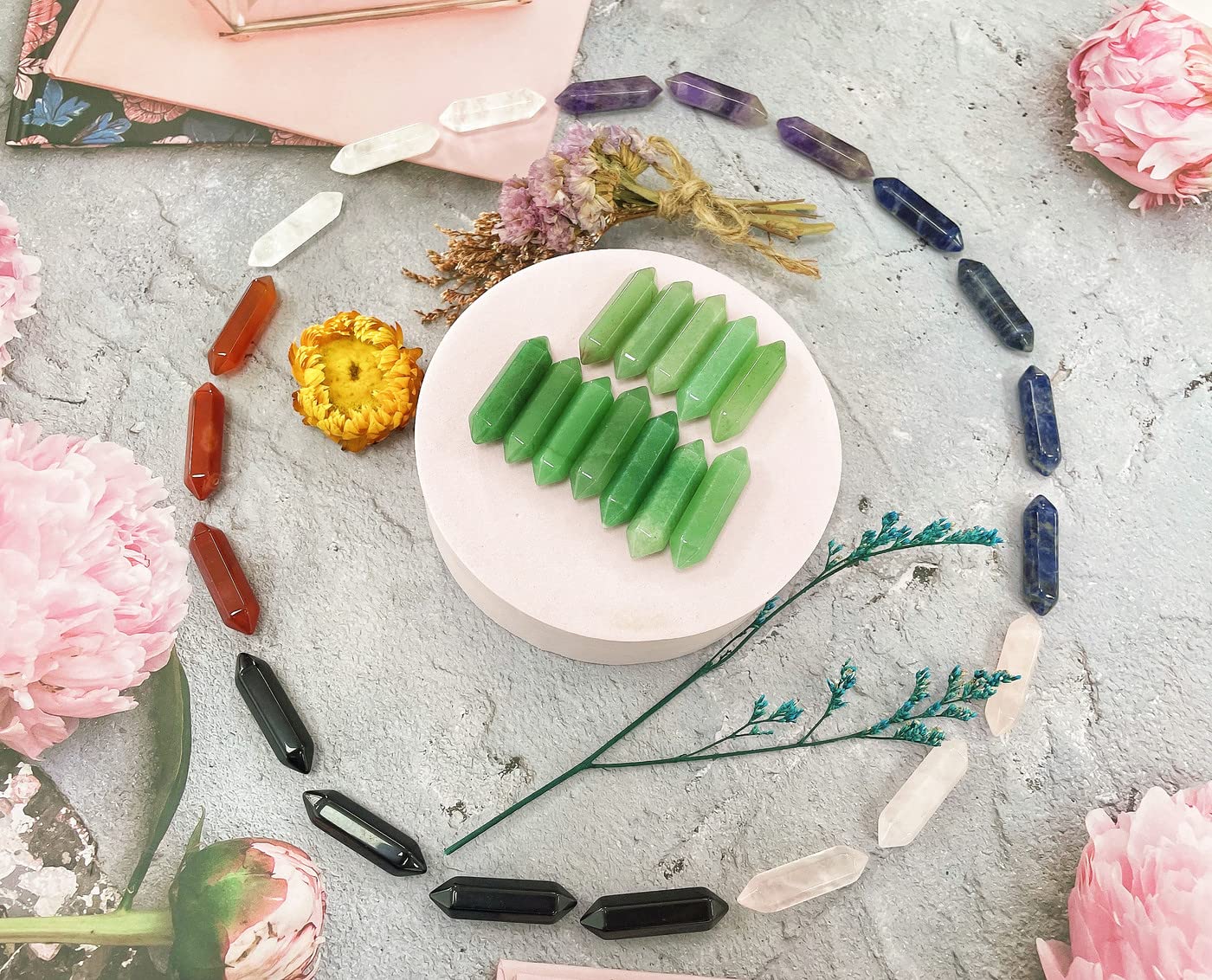 QINJIEJIE 20PCS Green Aventurine Crystals Wands Stones Set Healing Crystal Points Bulk Gemstones Hexagonal Polished Gems Natural Reiki Stone for Energy Balancing Meditation Witchcraft Gifts