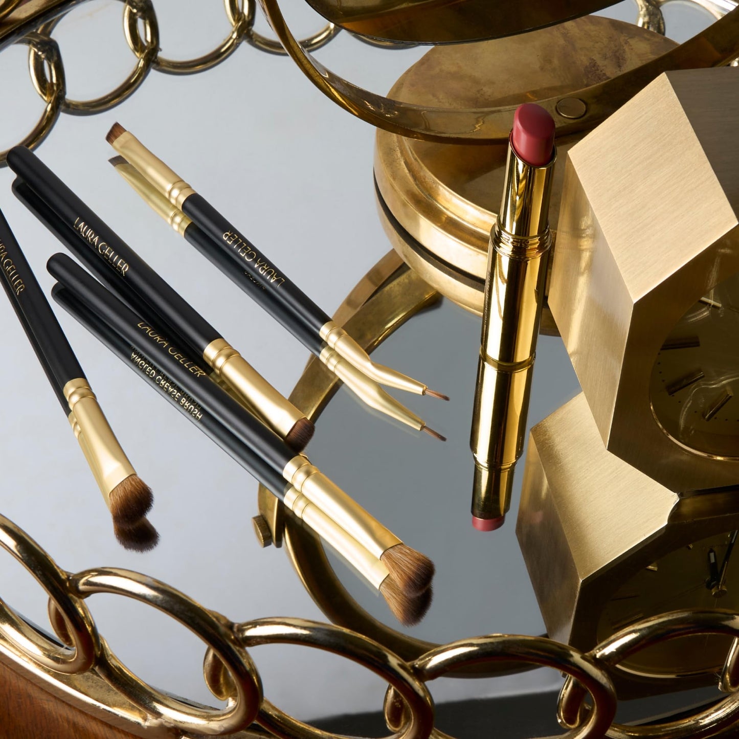LAURA GELLER NEW YORK Retractable Black Kabuki Brush for Liquid, Cream and Powder Face Makeup With Aluminum Handle