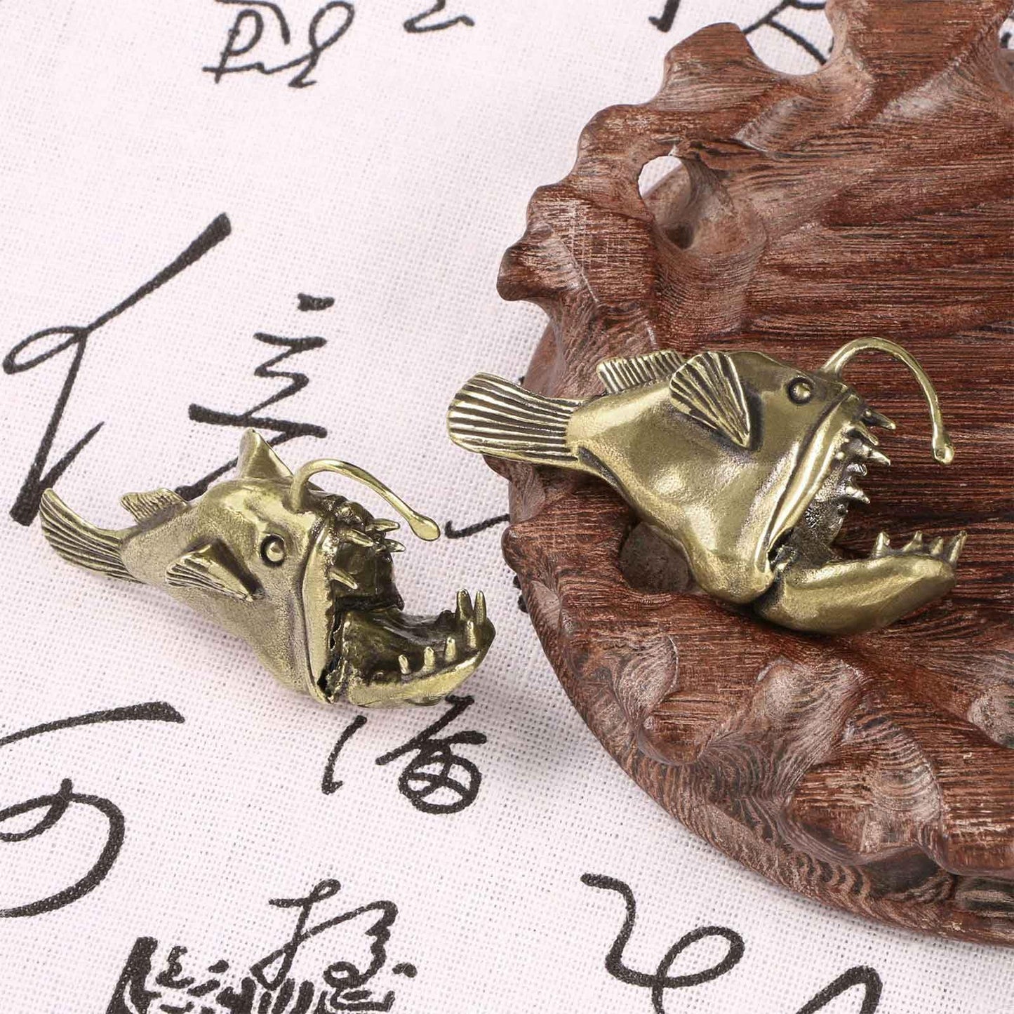 SnowOwl Lamp Fish Sculpture Solid Metal Insect Ornament Mini Brass Animal Figurine Statue for Home Office Garden Desktop Decor (Bronze-1)