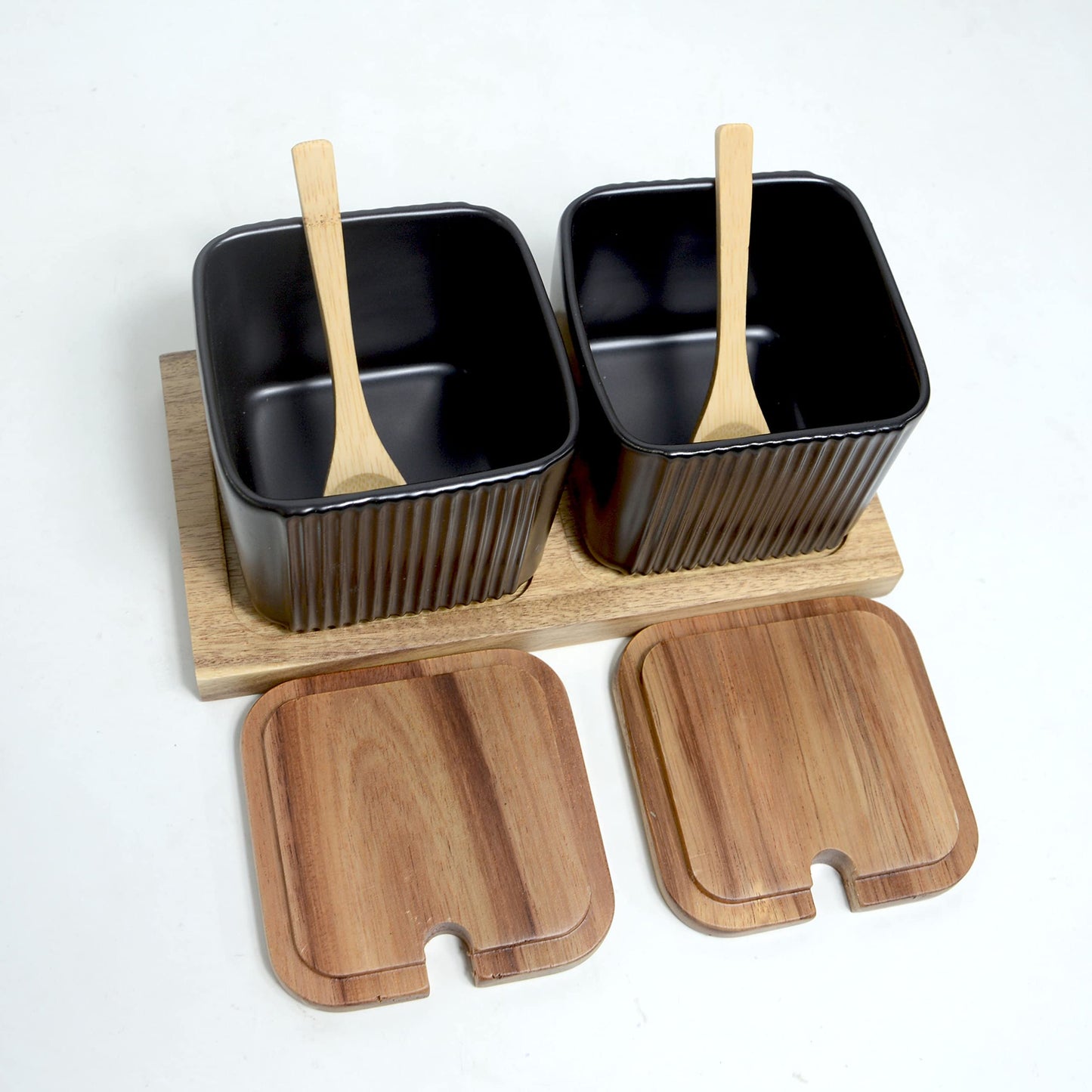 BIHOIB Black Porcelain Sugar Bowl Condiment Pot Salt Container with Wooden Lid, Spoon and Tray, Modern Spice Box Seasoning Jar, Set of 2