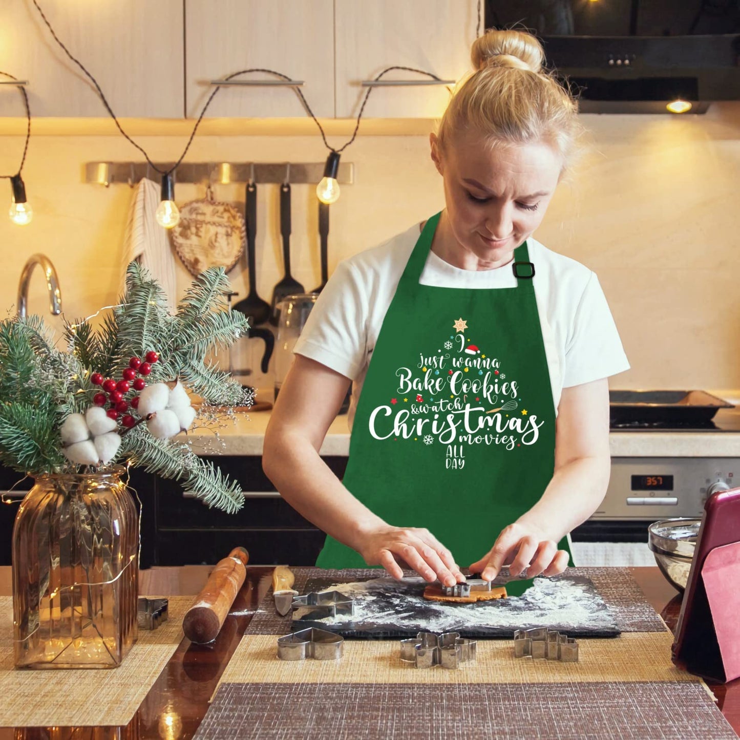 Funny Christmas Baking Apron for Women Men, Holiday Baking Gifts for Bakers, Green Xmas Kitchen Cooking Aprons with 2 Pockets, Cute Christmas Apron Gifts for Mom Wife Sister Husband Girlfriend
