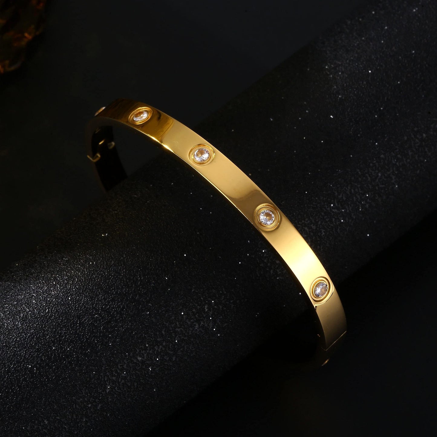 YCSLYW Women's Stainless Steel Bracelet Jewelry Crystal Bracelet With Cube Zircon Hinge Jewelry oval Bangle Christmas Valentines Birthday Gifts for Women (Love Gold)