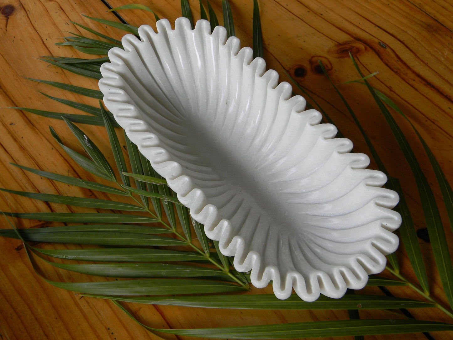 CRAFTFOBIA Handcrafted Decorative Marble Scallop Bowl - White Decorative Ruffle Bowl Centerpiece - Perfect for Flowers, Fruit, Keys, Rings