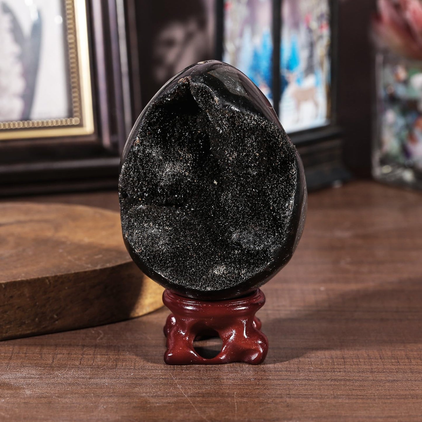 SUNYIK Natural Black Septarium Dragon Egg with Resin Stand, Geode Cluster Septarian Dragon Stone Egg for Fengshui Divination Home Office Decoration, 2.2.3"(51-60mm)