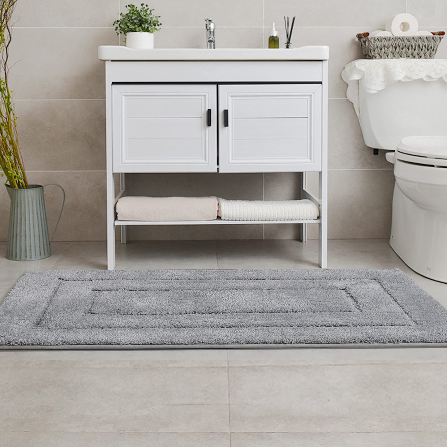 GRANNY SAYS Extra Large Bath Mat 60 x 120 cm, Grey Bath Rug for Bathroom Non-Slip, Microfiber Fluffy Shaggy Decorative Bathroom Foot Mat Super Absorbent, Machine-Washable Bath Mats and Rugs for Floor