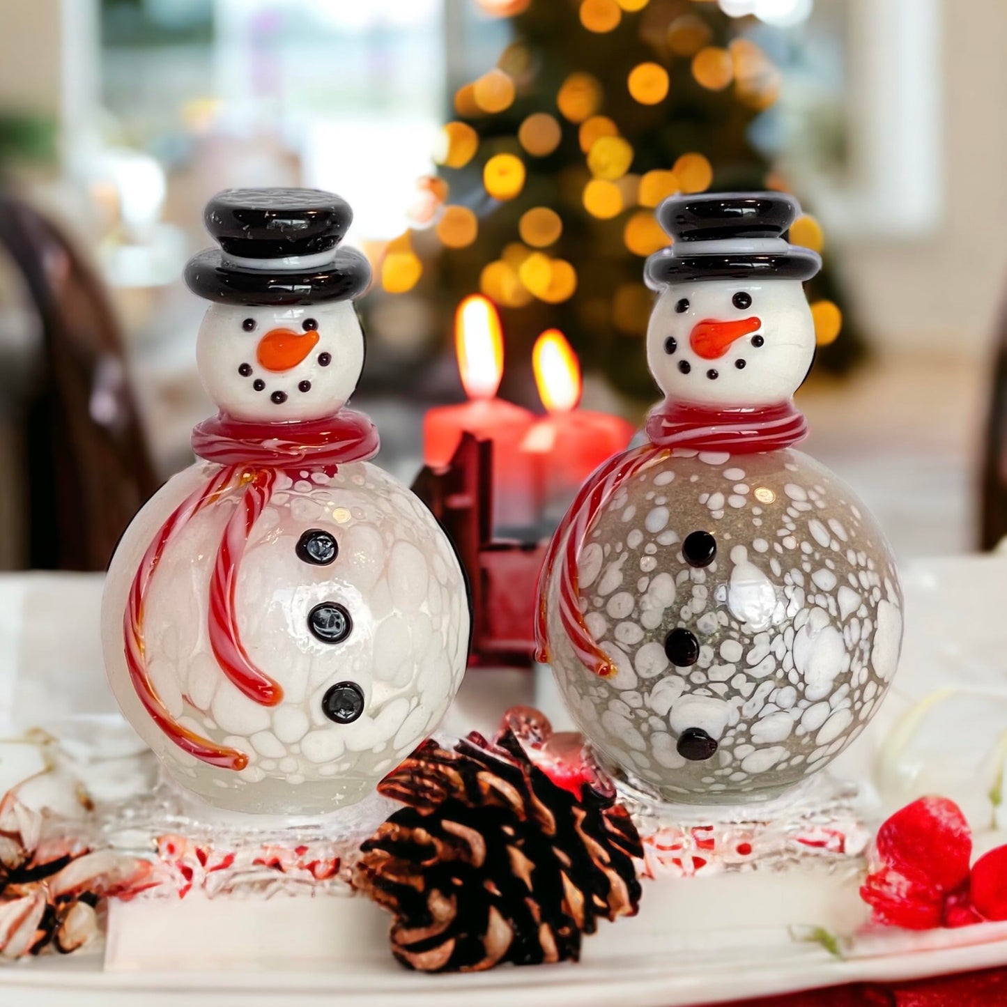Gift Essentials Blown Glass Snowmen Salt and Pepper Shakers - Hand Blown Glass Collectible Christmas Salt and Pepper Shaker Set