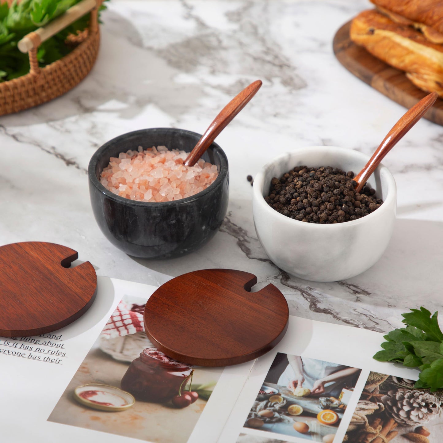 NHKRTE 18-Ounce Marble Spice Jar with Lid and Spoon, Black and White Set