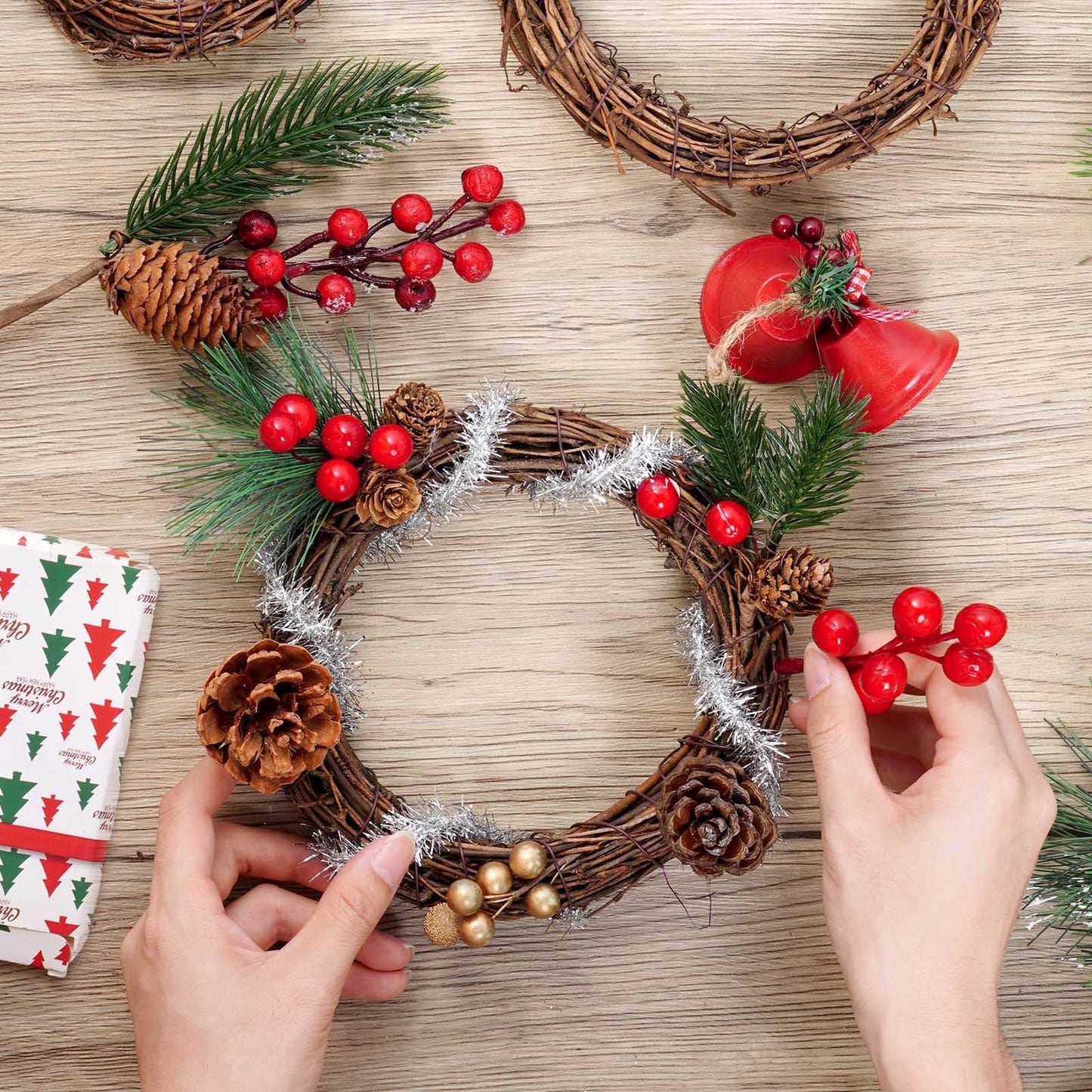 Grapevine Wreath Set, Marrywindix 10 Pieces 2 Sizes Natural Vine Branch Wreath Christmas DIY Rattan Wreath Garland for Christmas Holiday Craft Wedding Decor (4inch & 6inch)