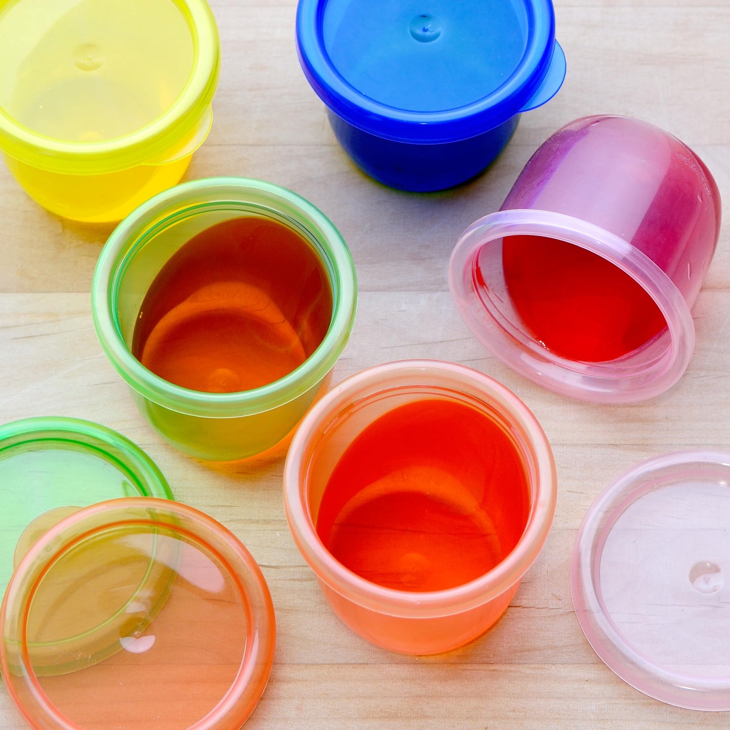 Youngever 9 Pack Plastic Jello Shot Cups, Reusable Portion Cups With Lids, Small Plastic Containers with Lids (4 Ounce)