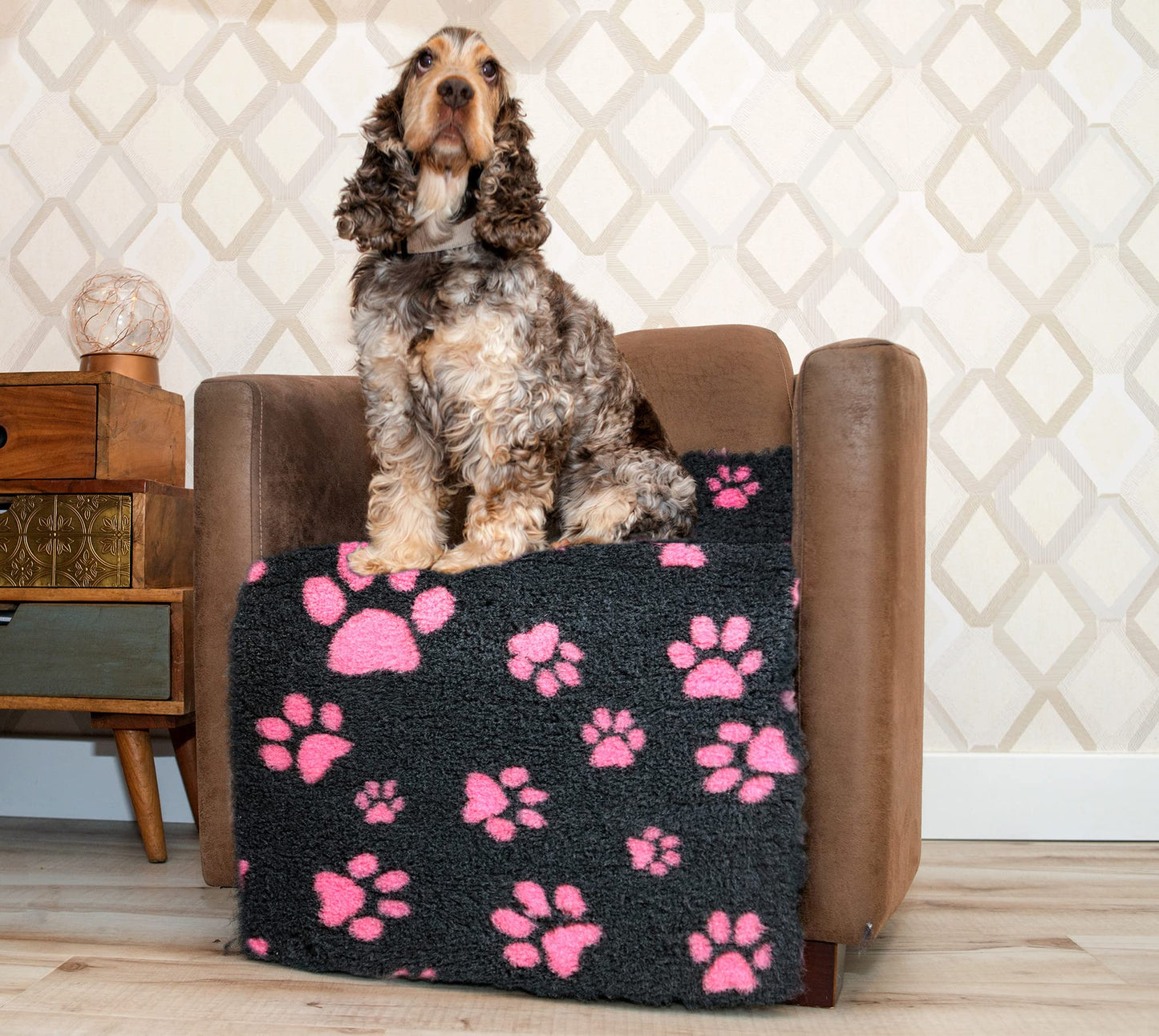 Vet Fleece Bedding | Vet Bed Original Non-Slip | for Puppys and Dogs | Manufactured in our British Mill| 40" x 30" (1.00m x 0.75m) Charcoal with Grey Multi-Paws | Quick Drying | Washable | Dog Bed