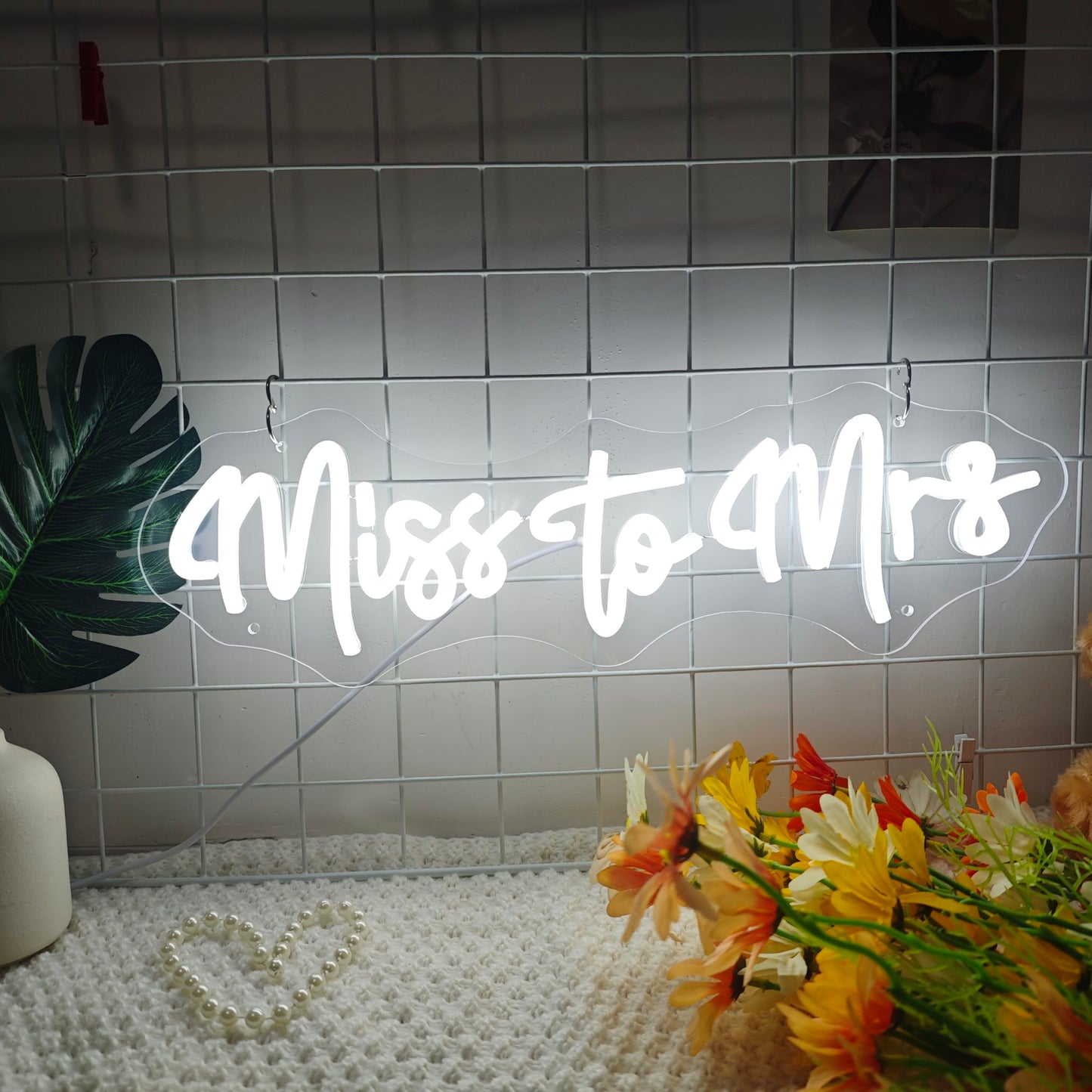 Nogarcici Miss to Mrs Neon Signs for Wedding Decor, Marry Sign LED Light up Sign for Engagement Bachelorette Party Decoration Art Gift Birthday White Neon Lights Décor to Girlfriends