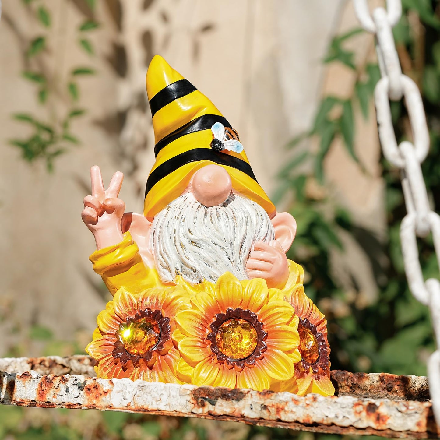 Joint Honglin Solar Garden Gnome Statue with Crystal Sunflower Lights - Outdoor Bee Gnome Figurine with Glowing Bee, Waterproof Resin Yard Art Decor for Patio, Lawn, Porch, Summer Gardening Gift