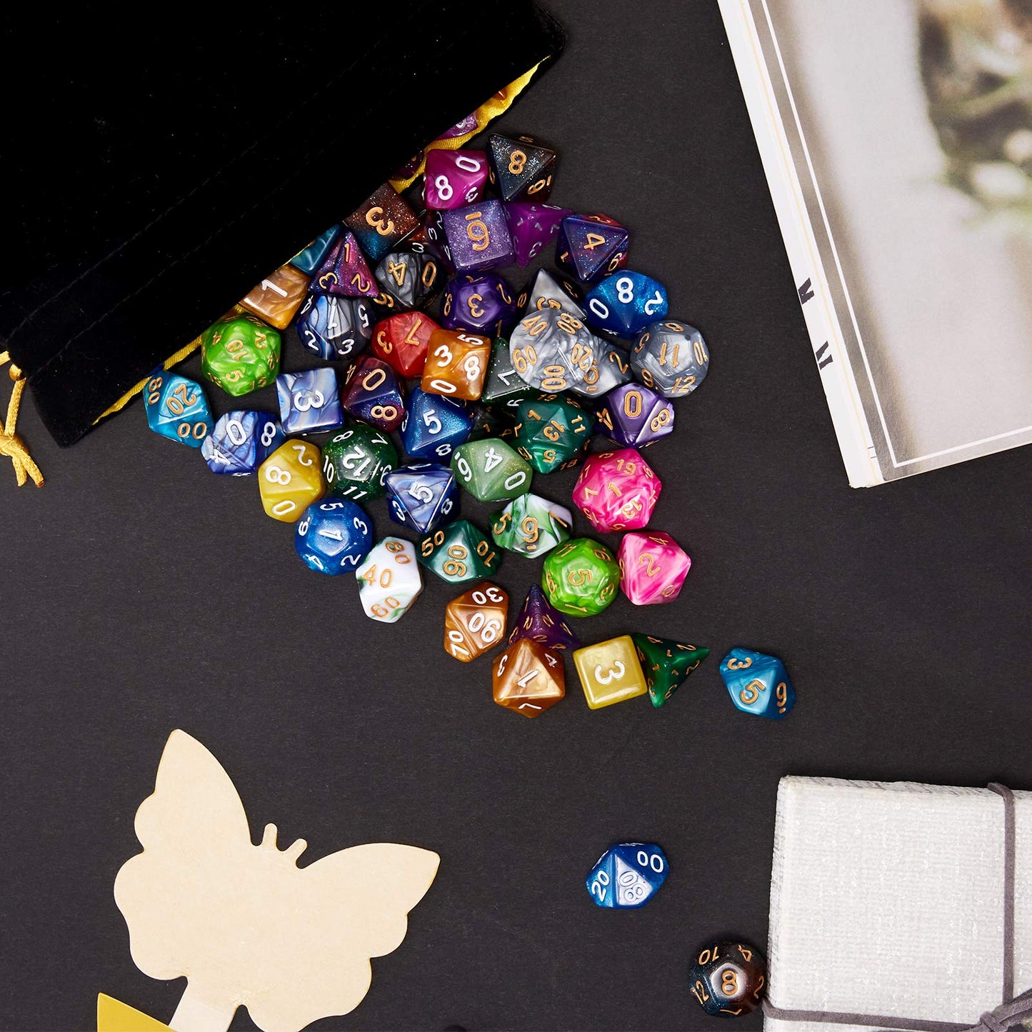 Surhugvy DND Dice Set, 25 X 7 Polyhedral Dice for Dungeons and Dragons DND RPG MTG Table Game with 1 Large Flannel Bag 175 Pieces