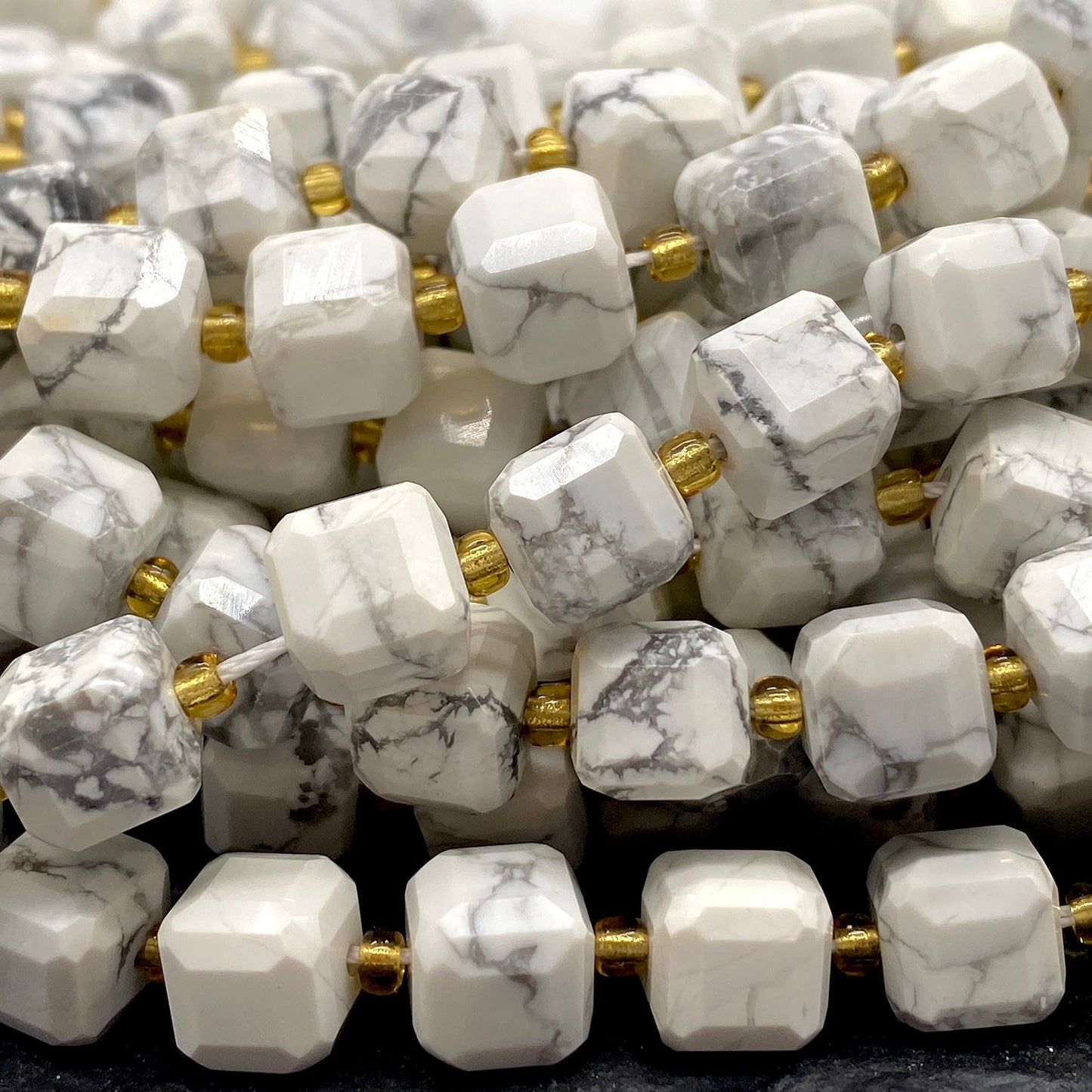 ABCGEMS California White Howlite Beads (A Revolutionary Cutting Technique Brings a More Dynamic Look to a Traditional Cube) Crystal Chakra Stone Diamond-Cut 3D Magical-Cube 8mm