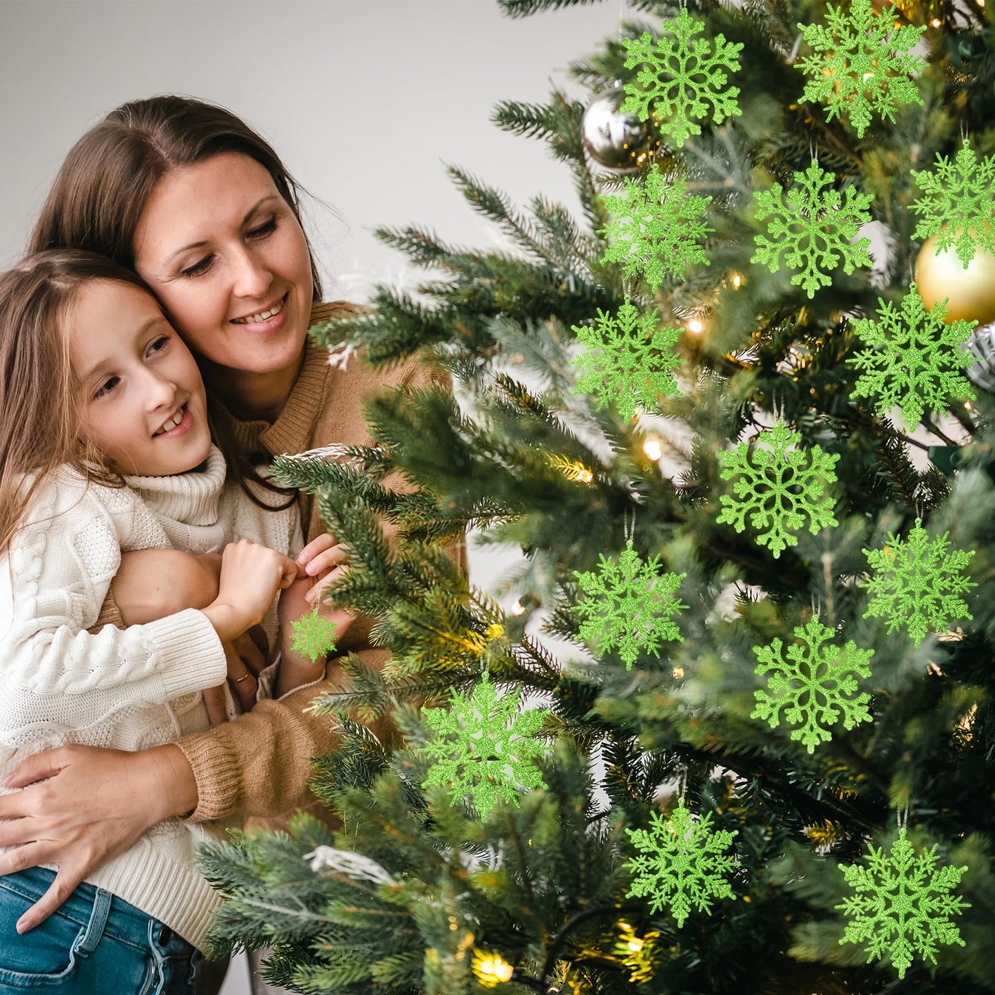 36pcs Christmas Lime Green Snowflake Ornaments，Plastic Lime Green Snow Flakes Hanging Ornaments for Christmas Tree Decor Winter Wonderland Frozen Birthday Party Holiday Home Decor Craft Snowflake
