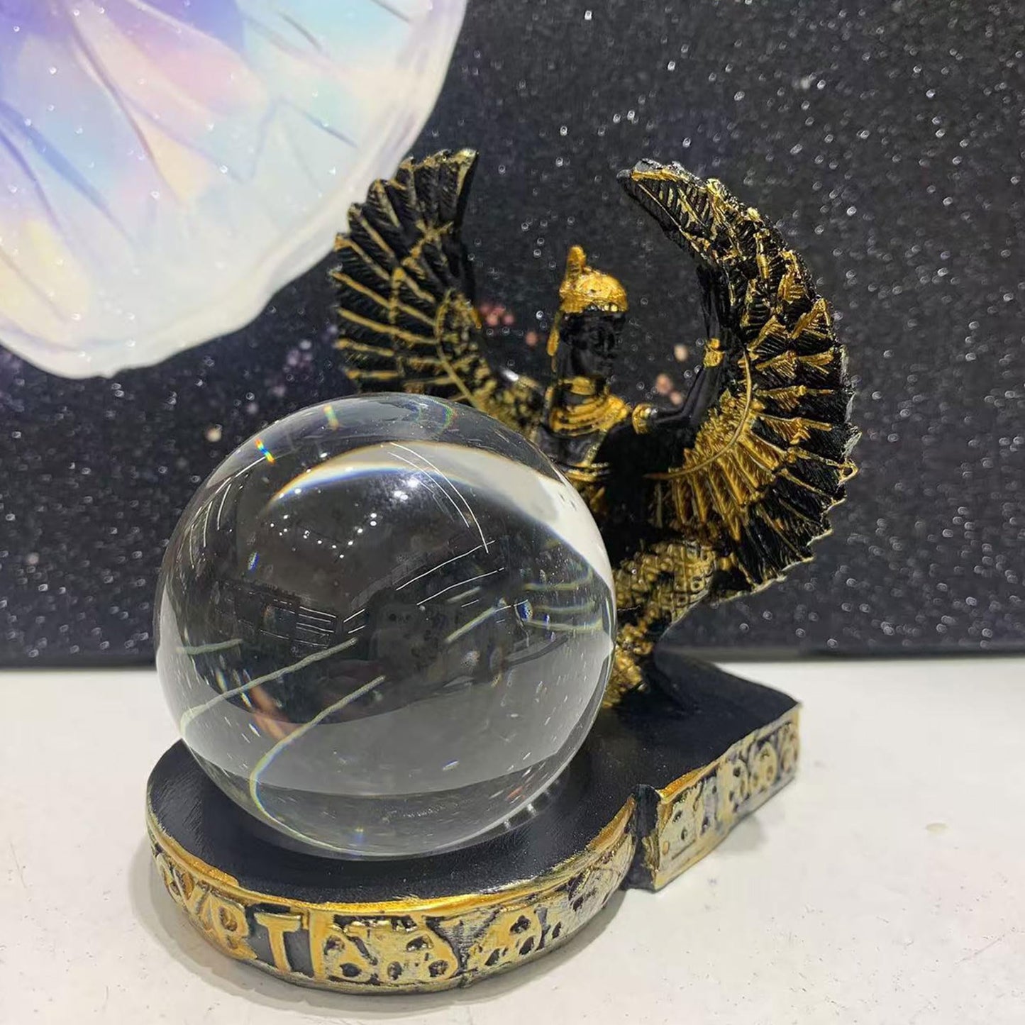 VSPDVO Open Wings Kneeling Egyptian Isis Figurine Ancient Egyptian Mythology Goddess Sculpture Crystal Ball Holder Home Décor Collectible Figurine Egypt Souvenirs(1 Ball)