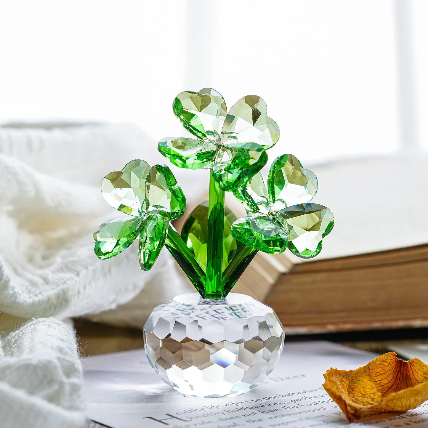 QFkris Crystal Flower Dreams Four-Leaf Clover Figurine Collectibles, 3.7" Glass Flower Statues for Home Decor Centerpiece, Gift for Mothers Day, Thanksgiving, St. Patrick's Day