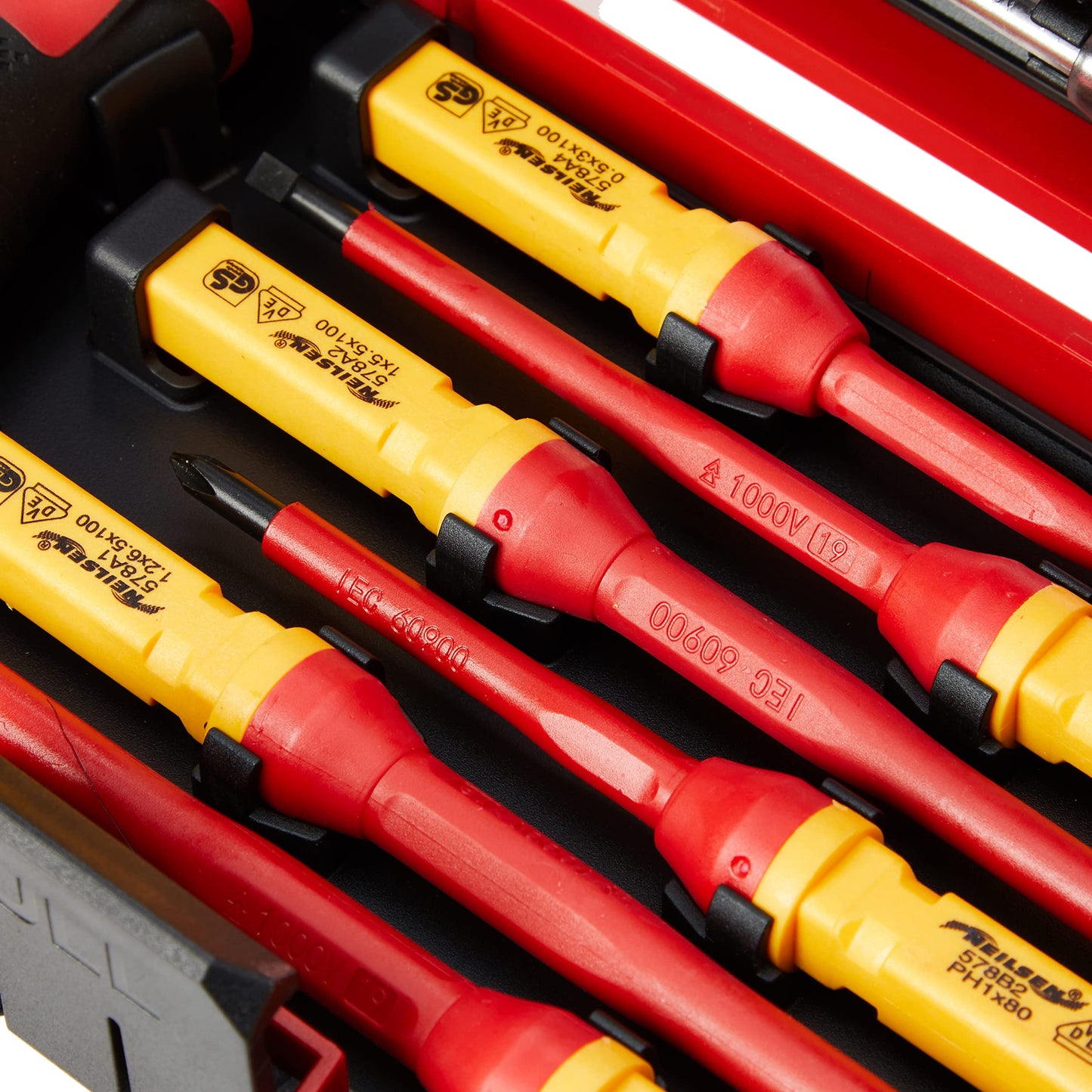 Neilsen CT3794 1000 V VDE Insulated Screwdriver Set - Red, 23CM X 14CM X5CM