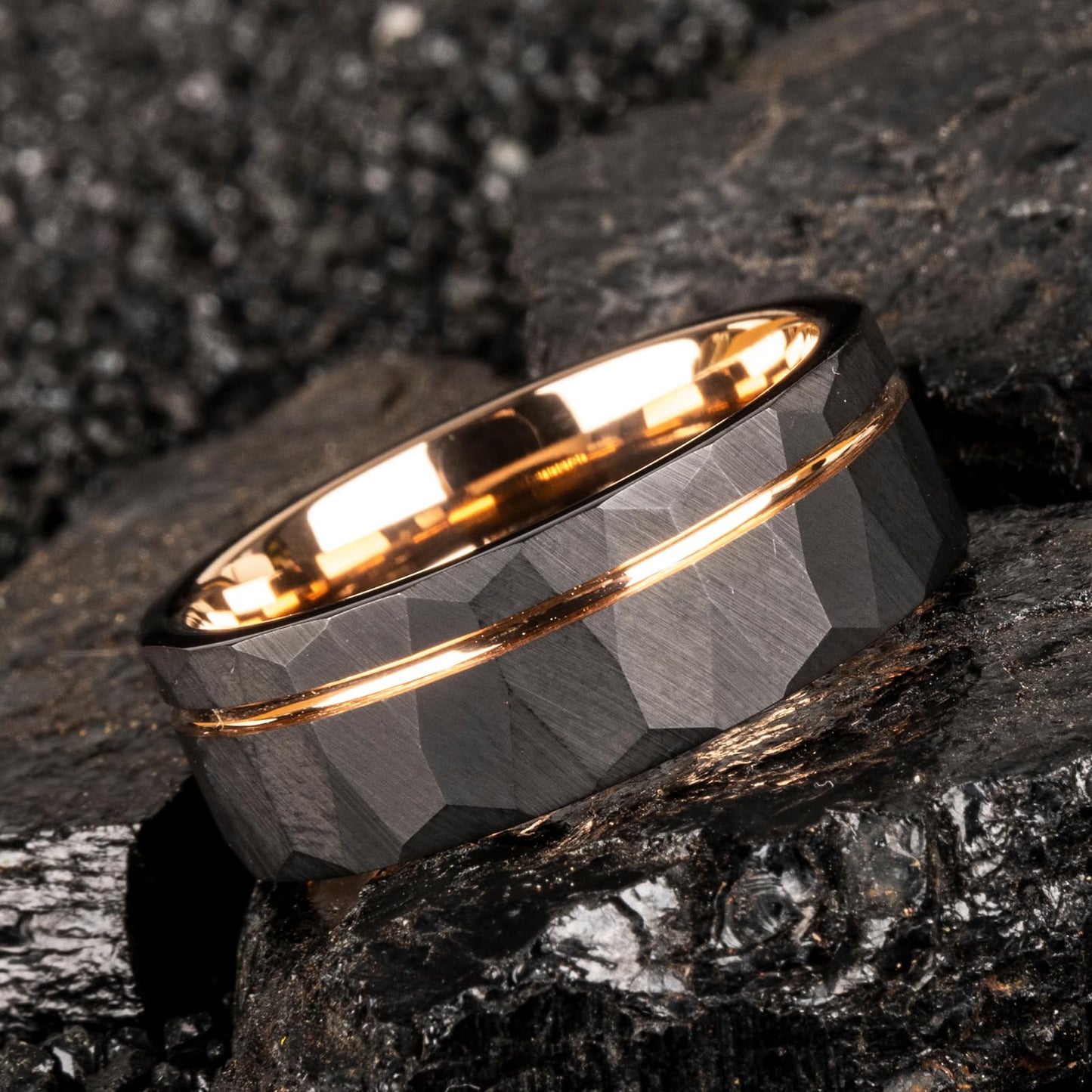 JEWPER 8mm Men Womens Wedding Band Tungsten Rings Black rose gold Fashion Promise Carbide Hammered groove design on outer ring Matte Finish Edge Comfort Fit Size(7)