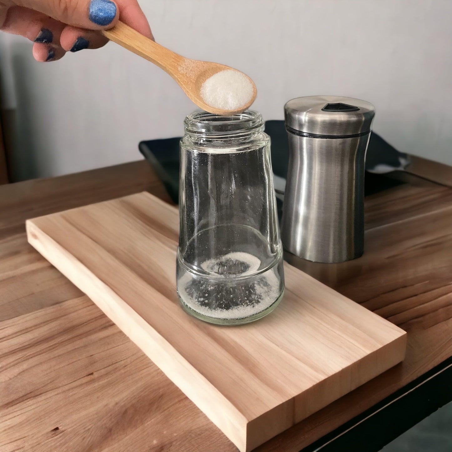 Elegant Silver Salt and Pepper Shaker Set Adjustable Stainless Steel and Glass Modern Design Adjustable Top Makes it the ideal Spice and Seasoning Dispenser Kitchen Sugar and Cinnamon Shakers