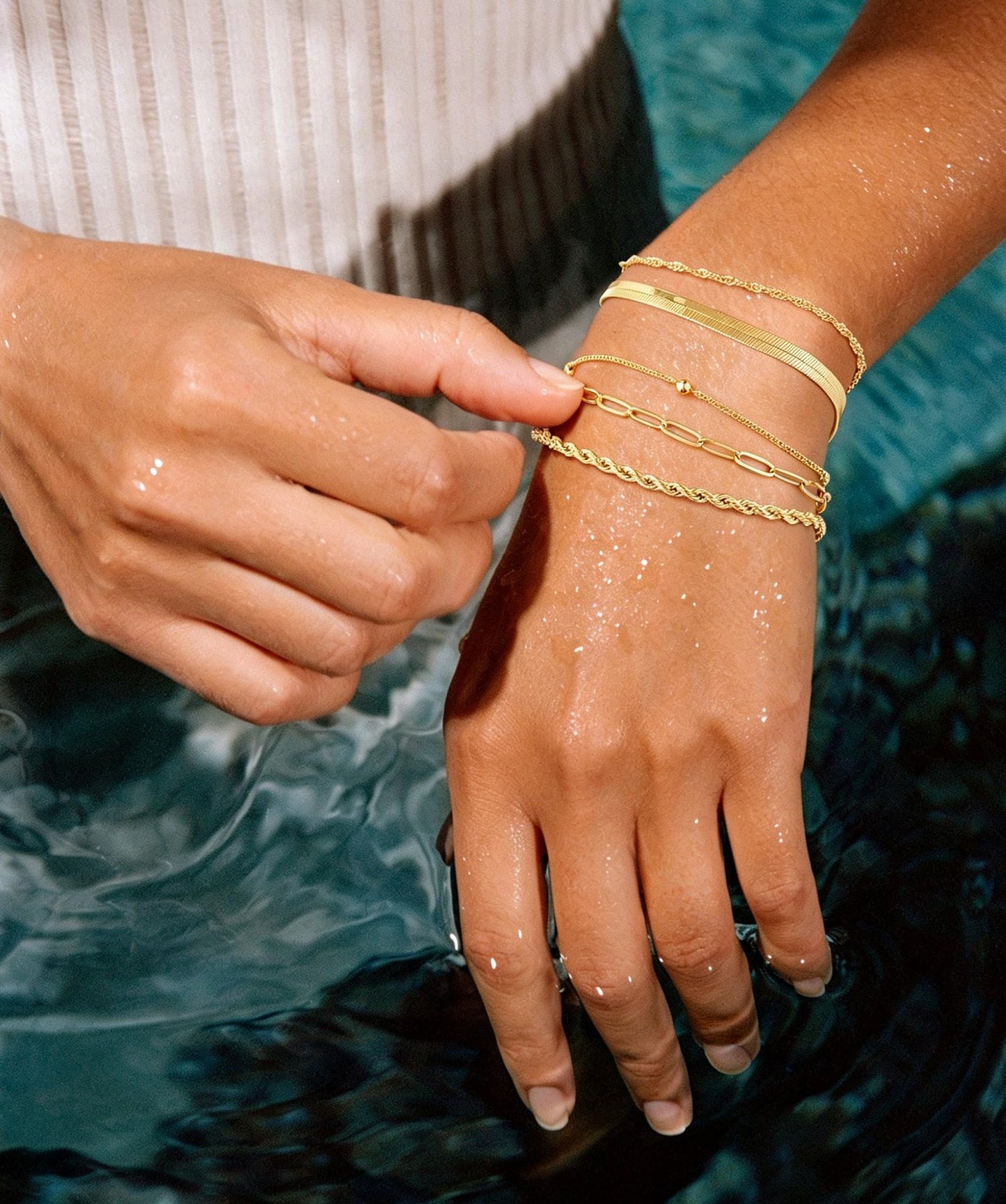 Turandoss Gold Bracelets Stack for Women, Dainty 14K Gold Plated Stackable Bracelet Set Adjustable Paperclip Rope Snake Satellite Box Chain Bracelet Waterproof Non Tarnish Jewelry Gifts
